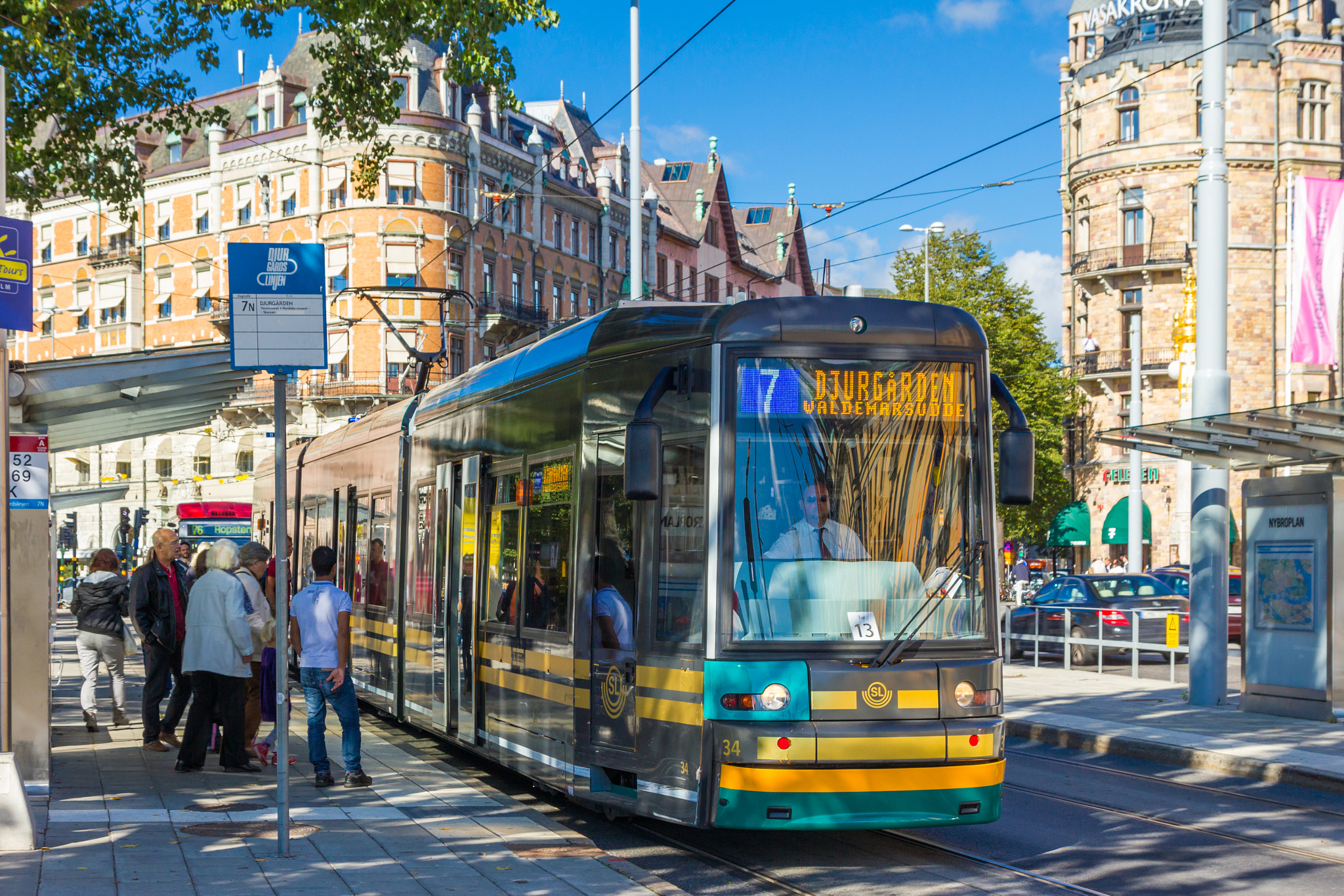 Canon EOS 550D (EOS Rebel T2i / EOS Kiss X4) sample photo. Sweden-stockholm-public transportation photography