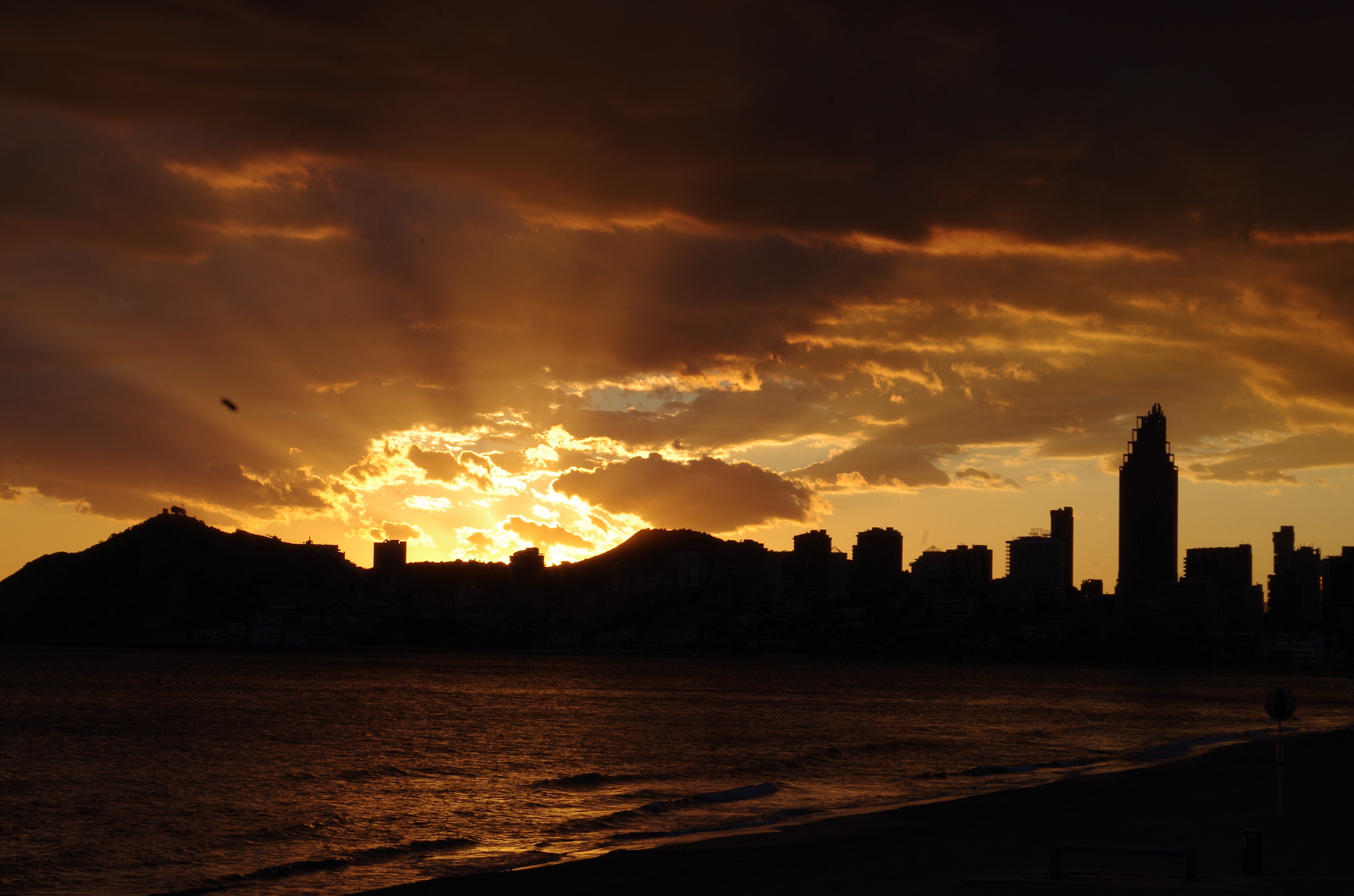 Pentax K-50 + smc Pentax-DA L 50-200mm F4-5.6 ED WR sample photo. Benidorm sunshine photography