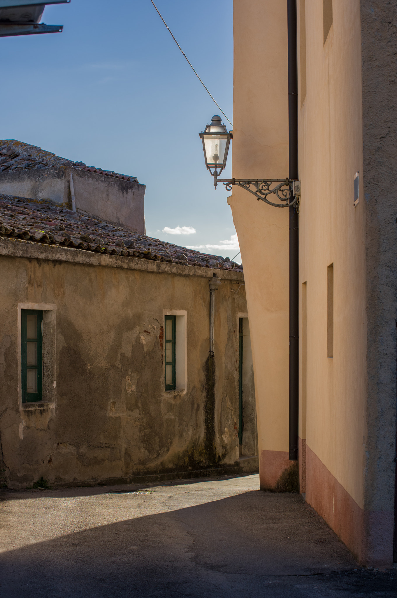 Pentax smc DA* 50-135mm F2.8 ED (IF) SDM sample photo. Old sicily street  photography