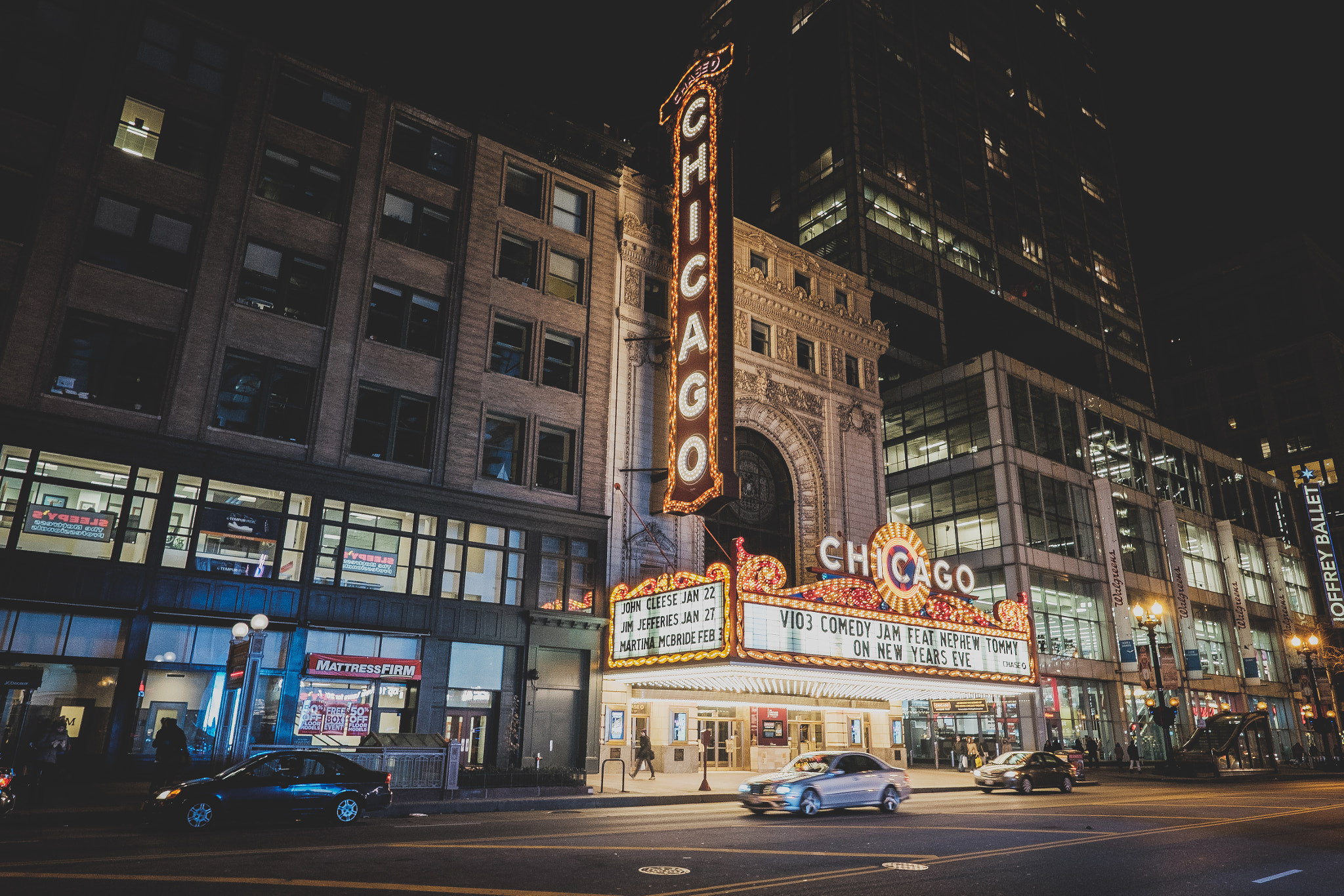 Fujifilm XF 14mm F2.8 R sample photo. The chicago theatre photography