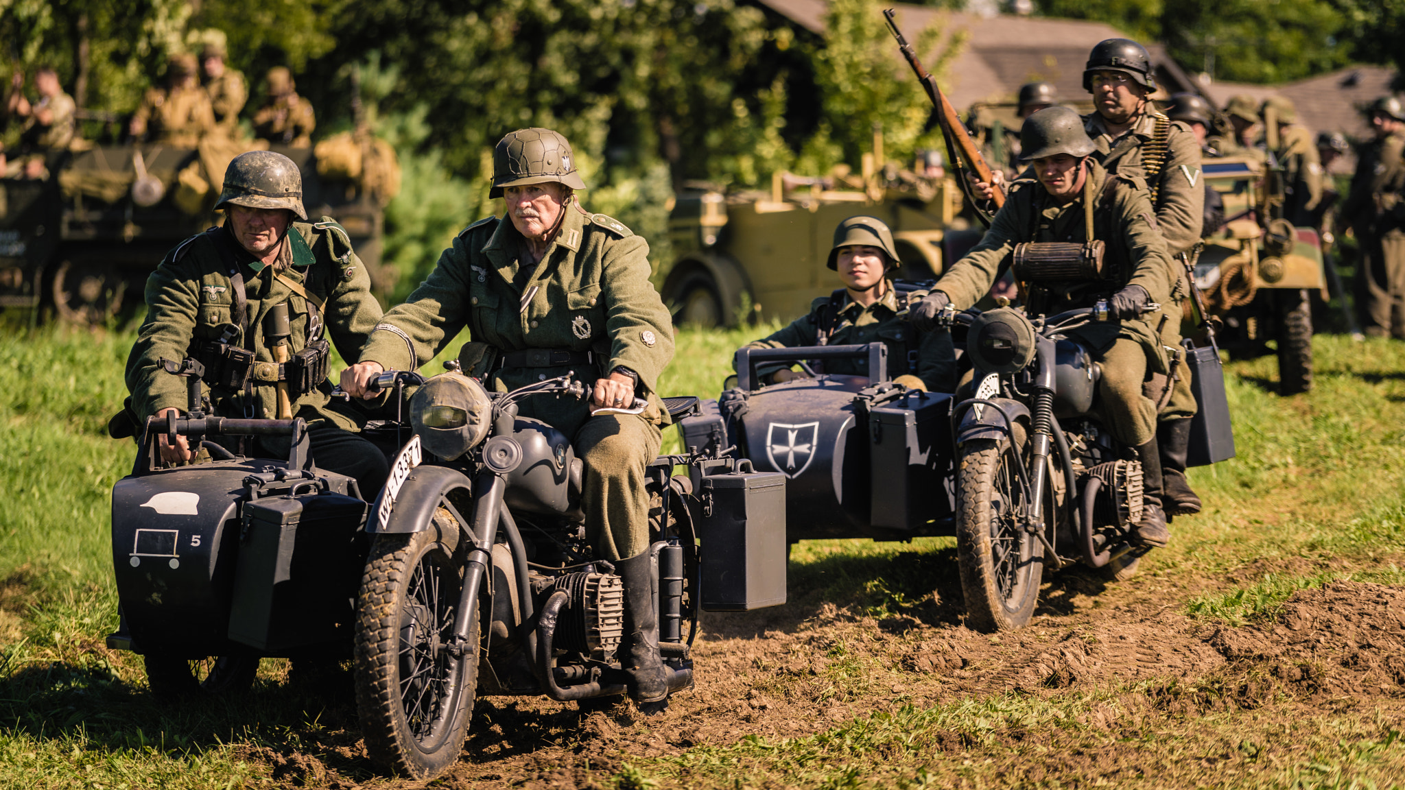 Sony a7R + Sony FE 70-200mm F4 G OSS sample photo. Battle commences photography