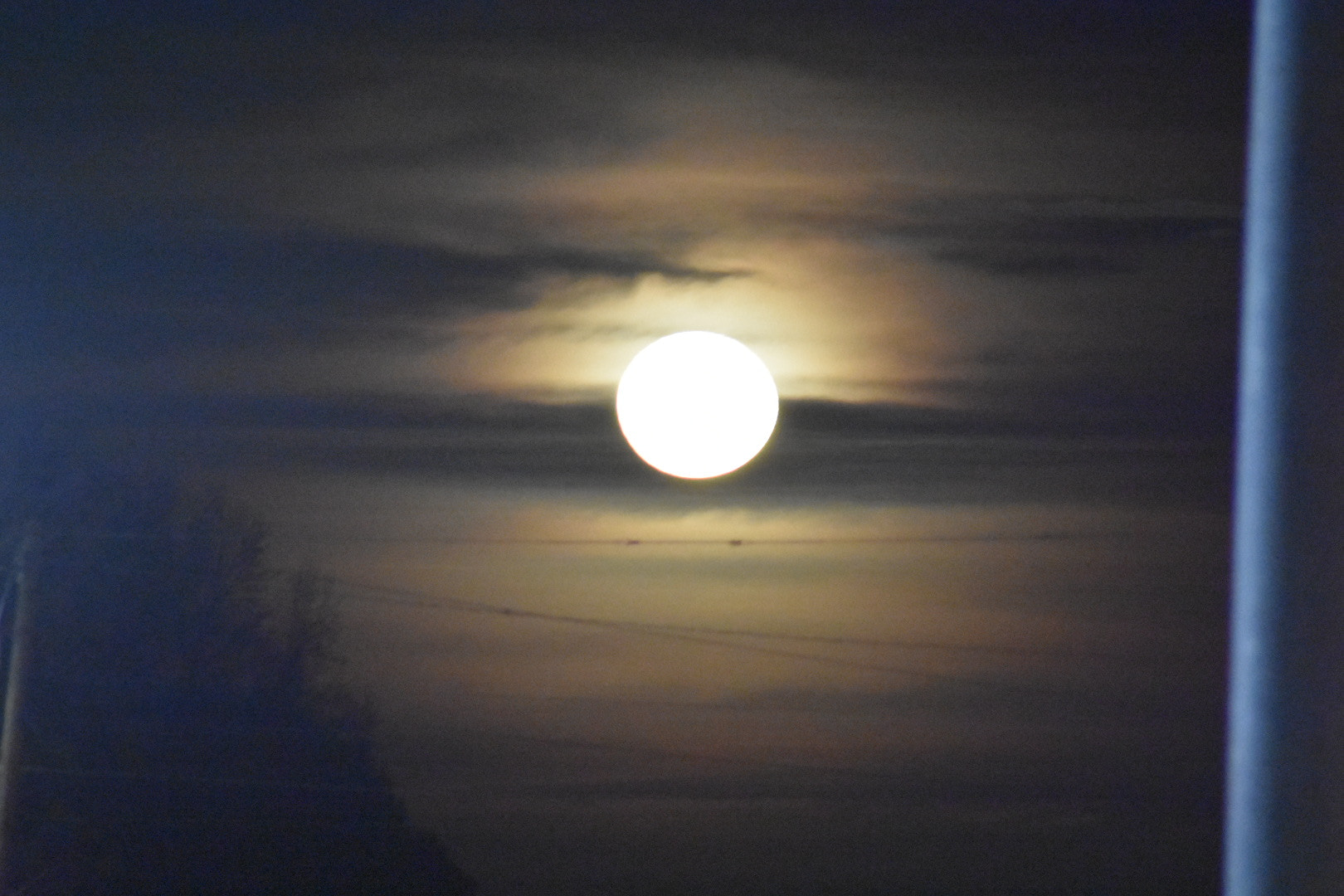 Nikon AF Nikkor 70-300mm F4-5.6G sample photo. To night moon photography