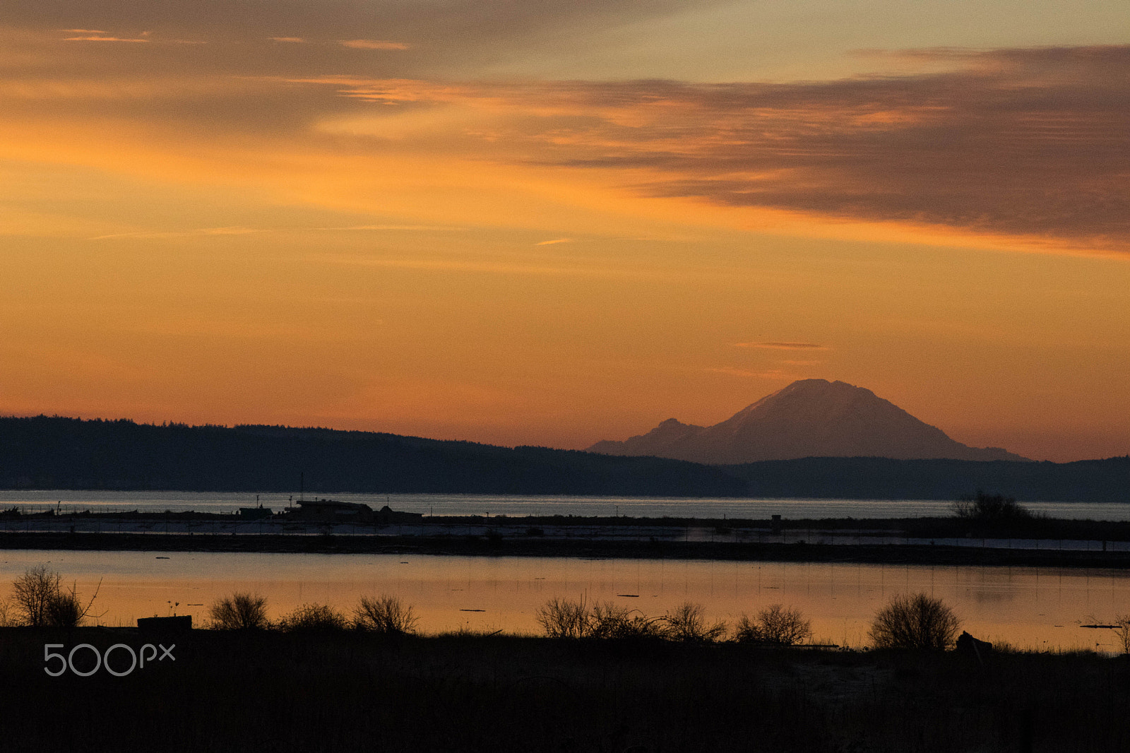 EF75-300mm f/4-5.6 sample photo. Mt rainier at sunrise. photography