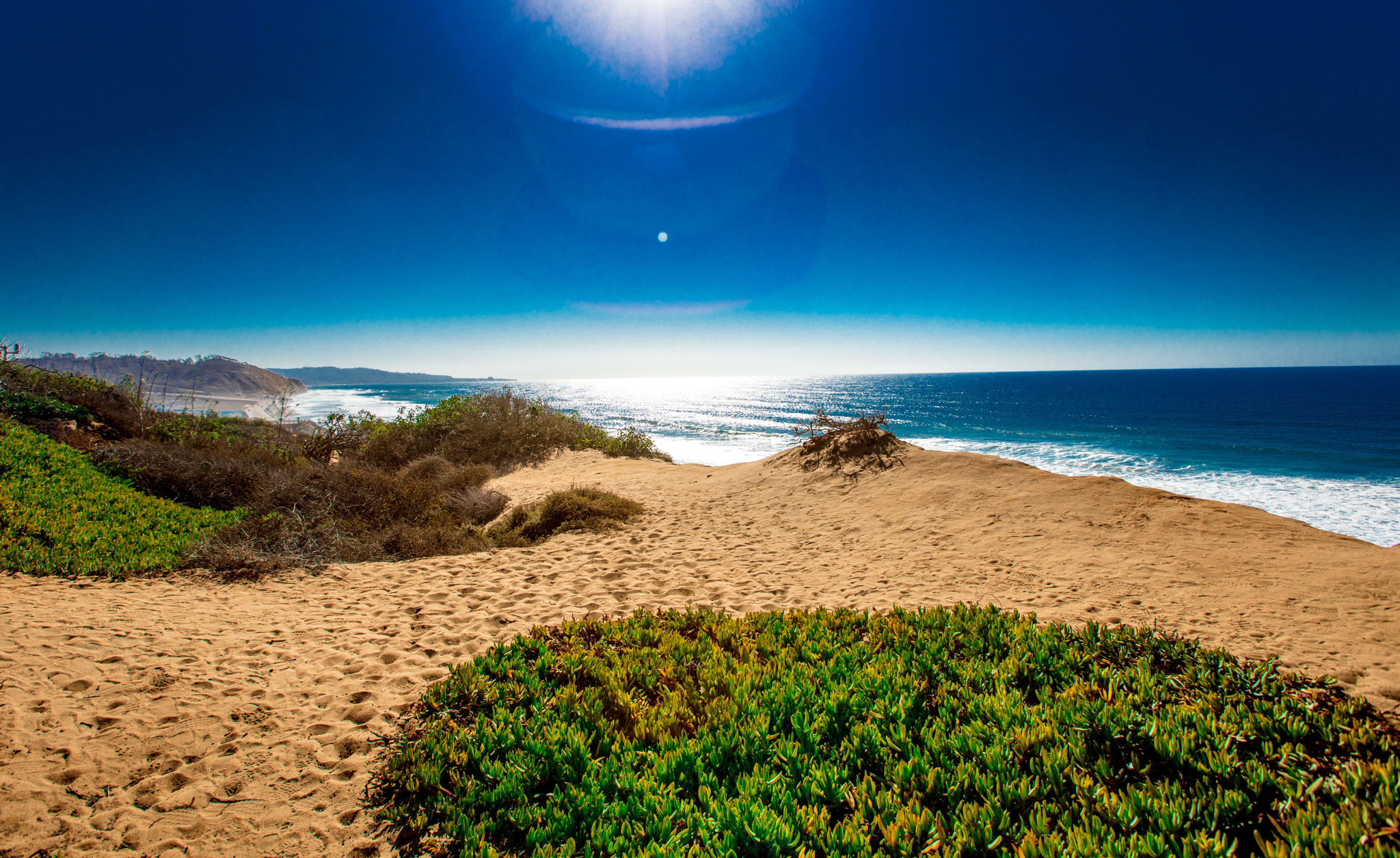 Canon EOS 5DS + Canon EF 16-35mm F2.8L USM sample photo. Full sun at torrey pines beach photography