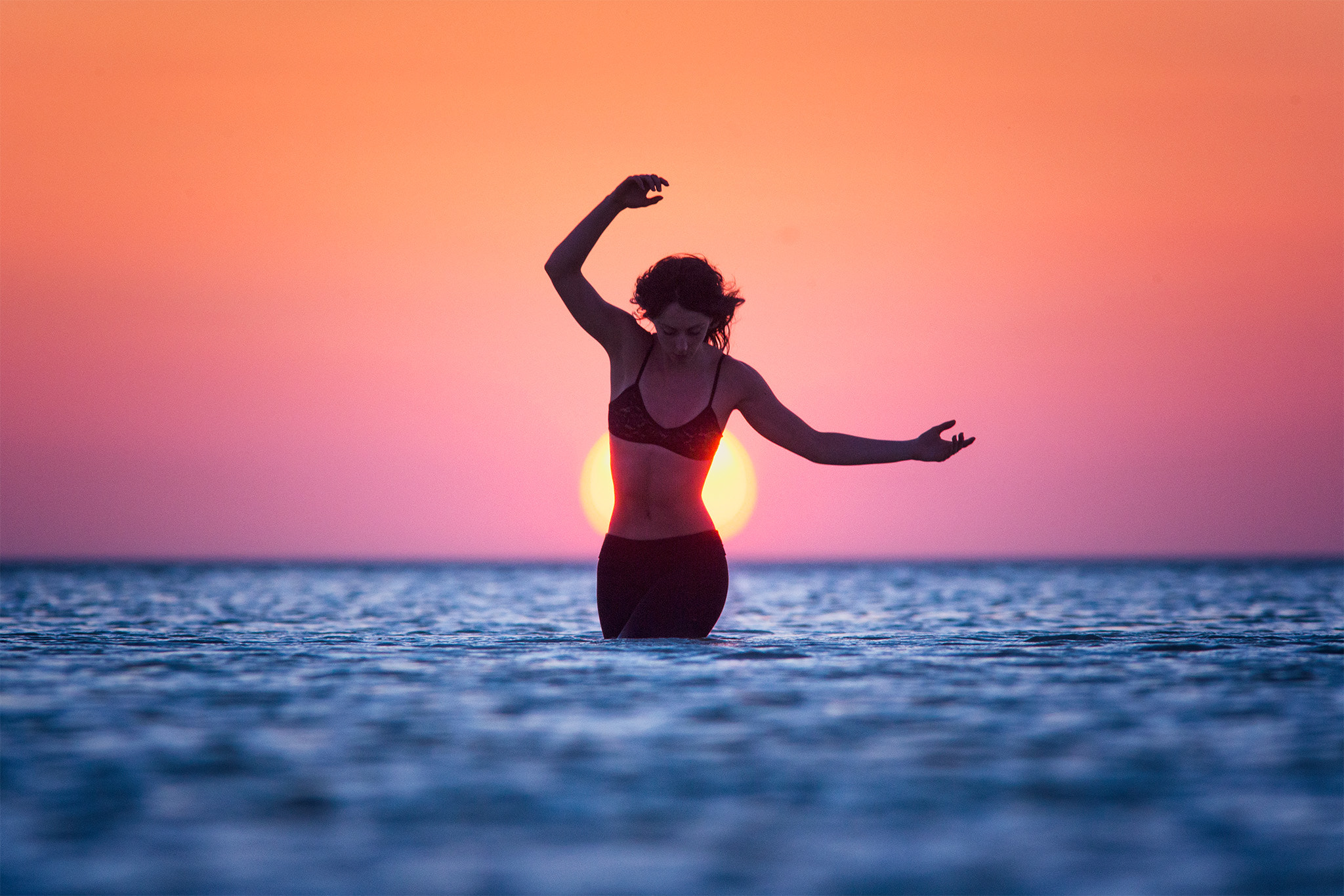 Canon EF 300mm F4L IS USM sample photo. Dancing against the sun photography