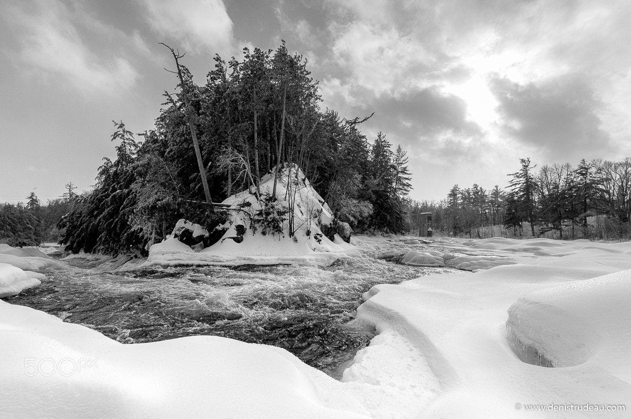 Nikon D70 sample photo. Ouareau river photography