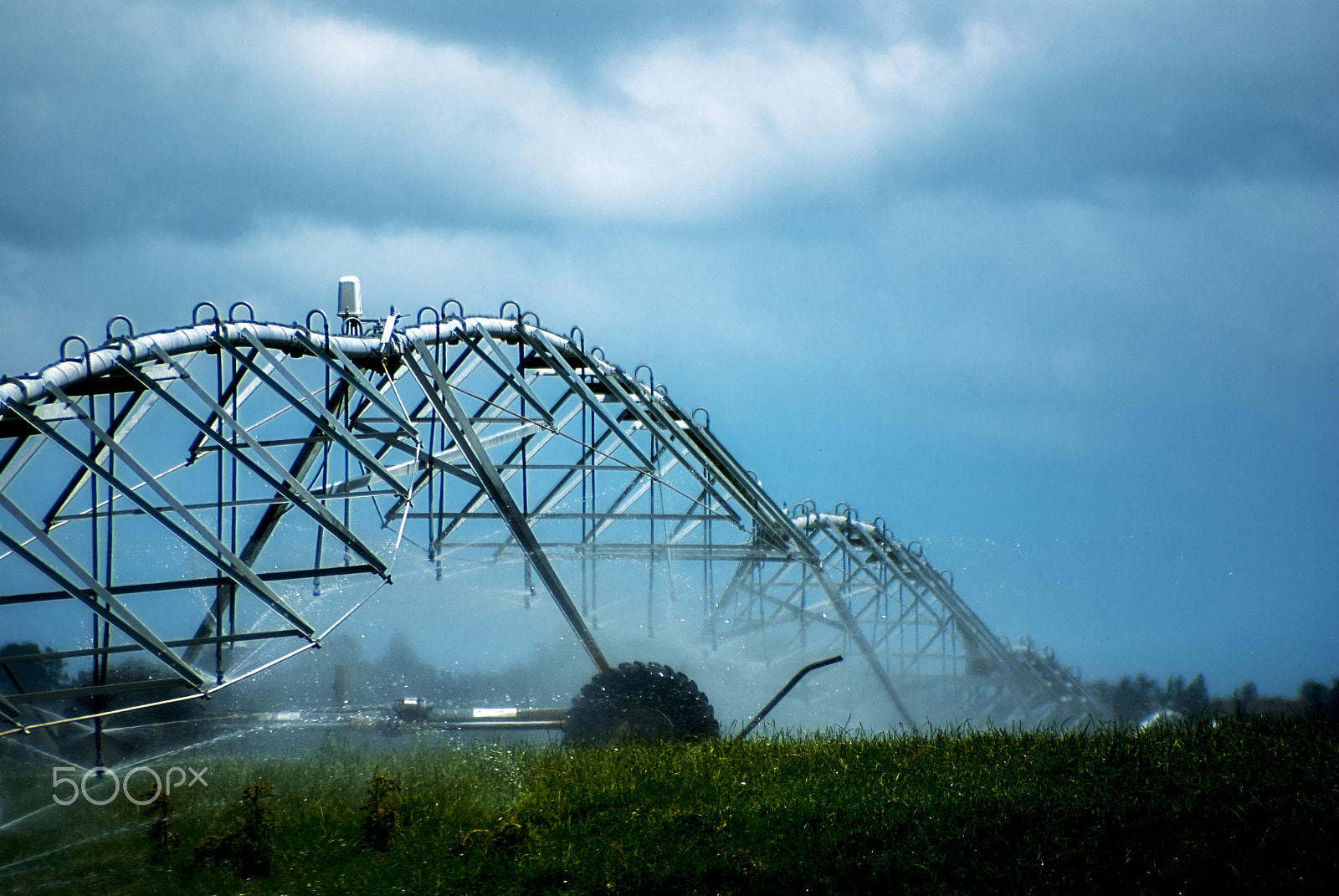 Pentax K10D sample photo. Paddock waterer photography