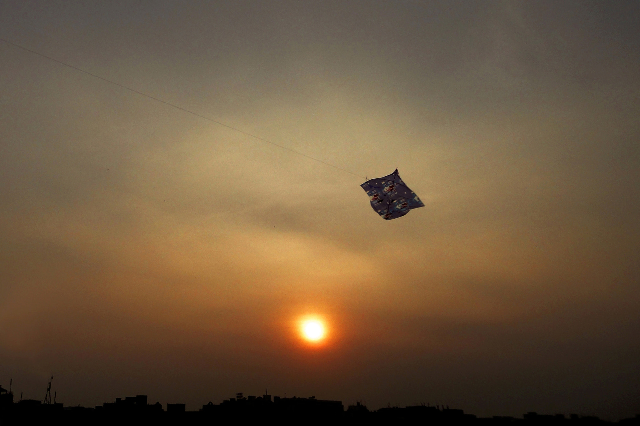 Sony Cyber-shot DSC-W350 sample photo. Sunset and kite photography