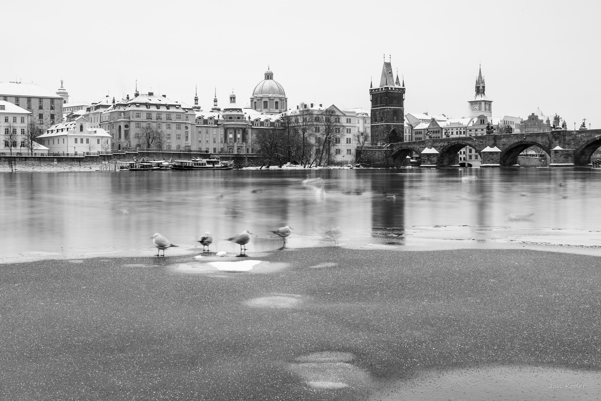 Canon EF 28mm F2.8 IS USM sample photo. Prague in winter photography