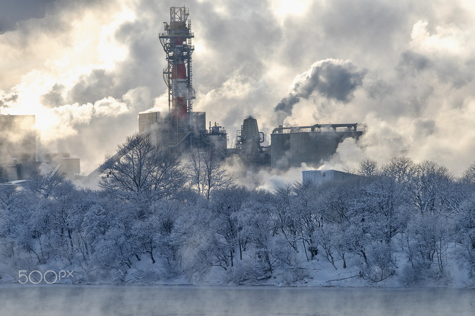 AF-S Zoom-Nikkor 80-200mm f/2.8D IF-ED sample photo. Winter morning factory photography
