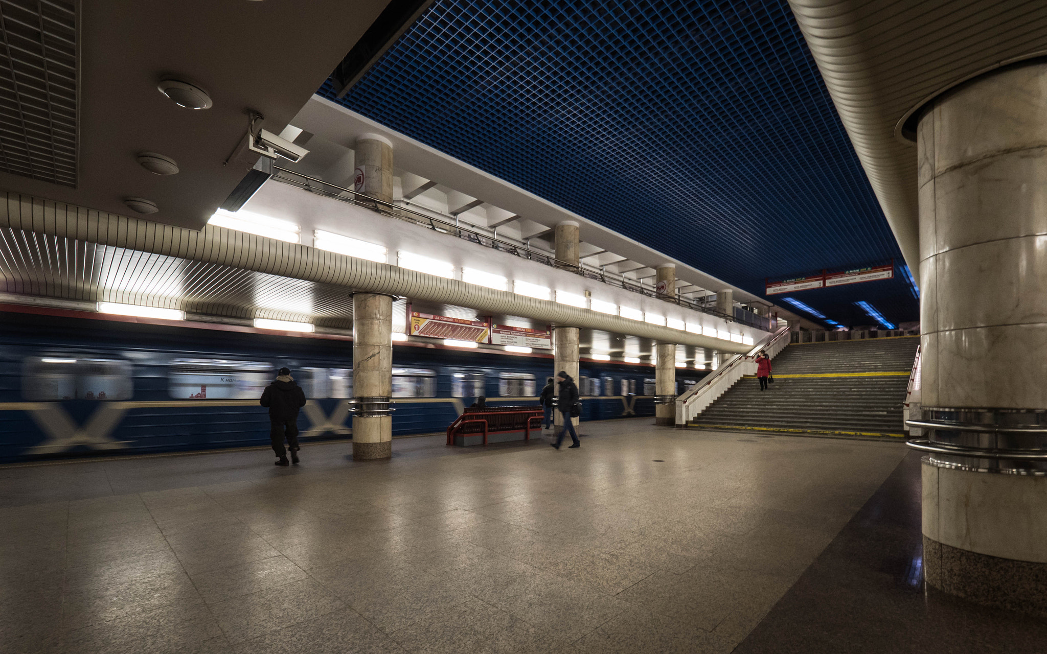 Panasonic Lumix DMC-GH4 + Olympus M.Zuiko Digital ED 7-14mm F2.8 PRO sample photo. Mogilevskaya (minsk metro) photography