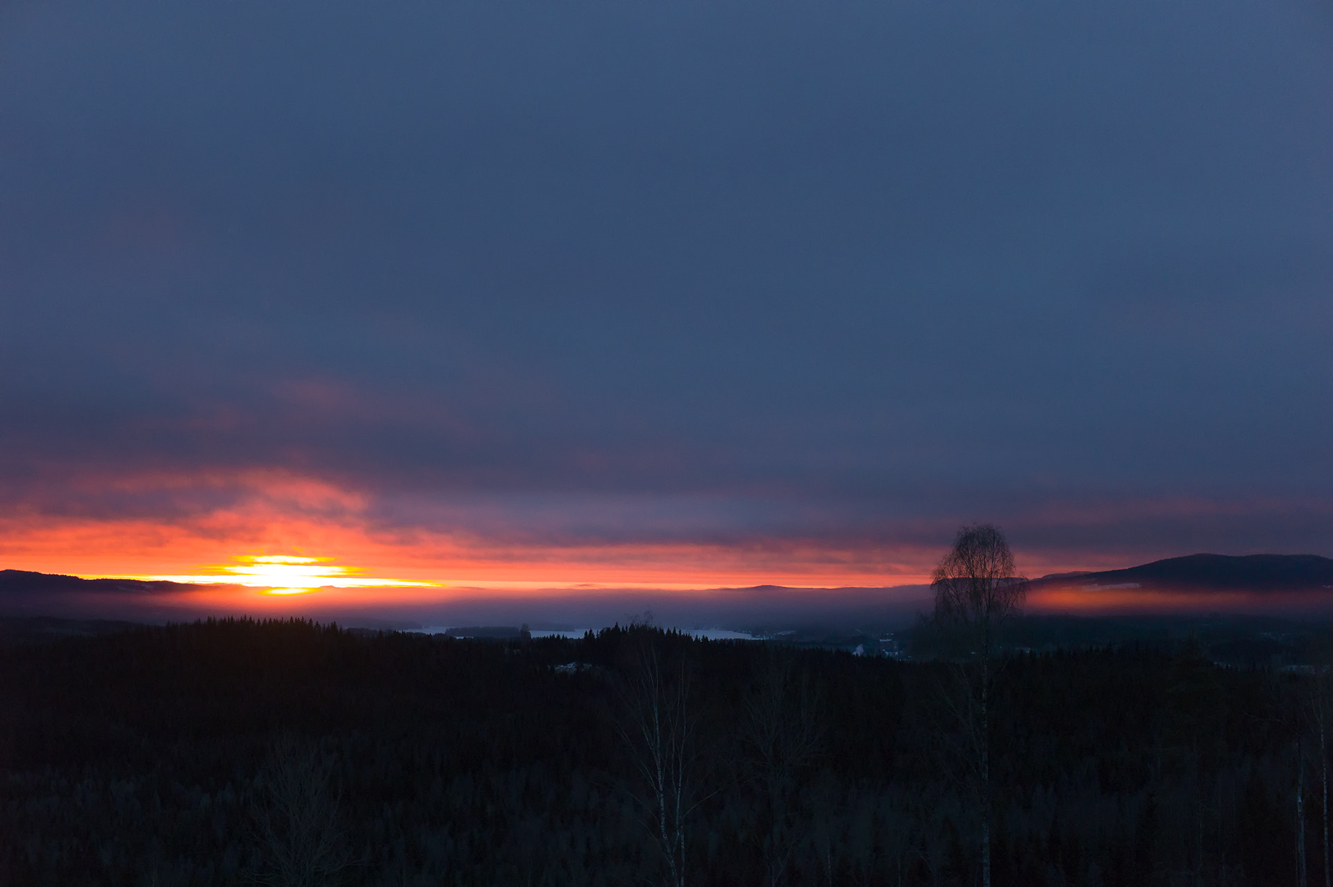 Leica M9 + Leica Summicron-M 90mm f/2 (II) sample photo. Sunrise over kläggen. photography