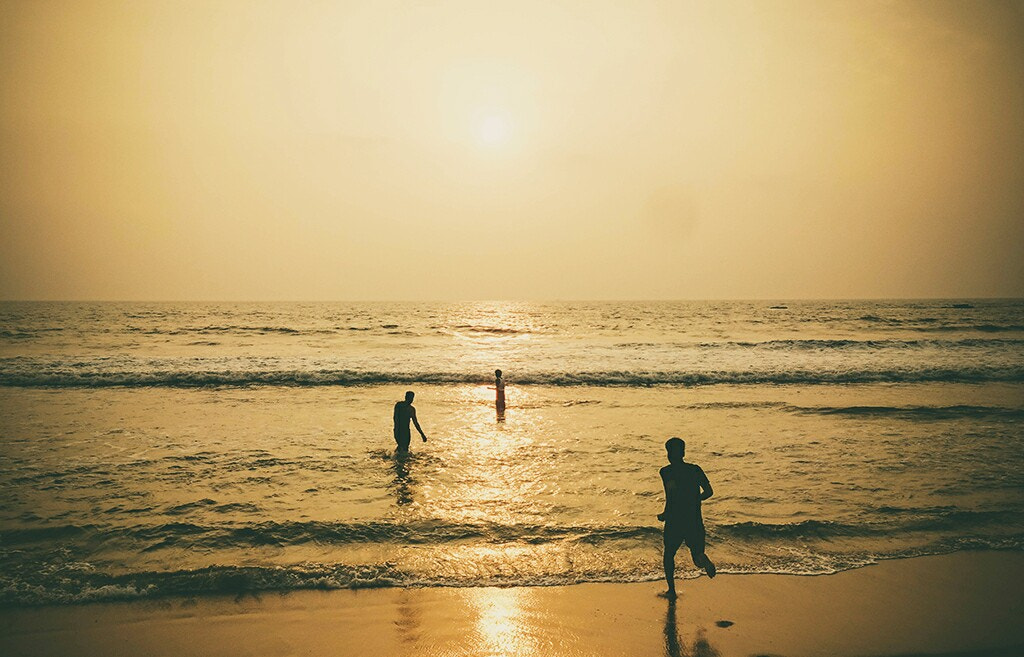 Sony Cyber-shot DSC-WX220 sample photo. Beach photography