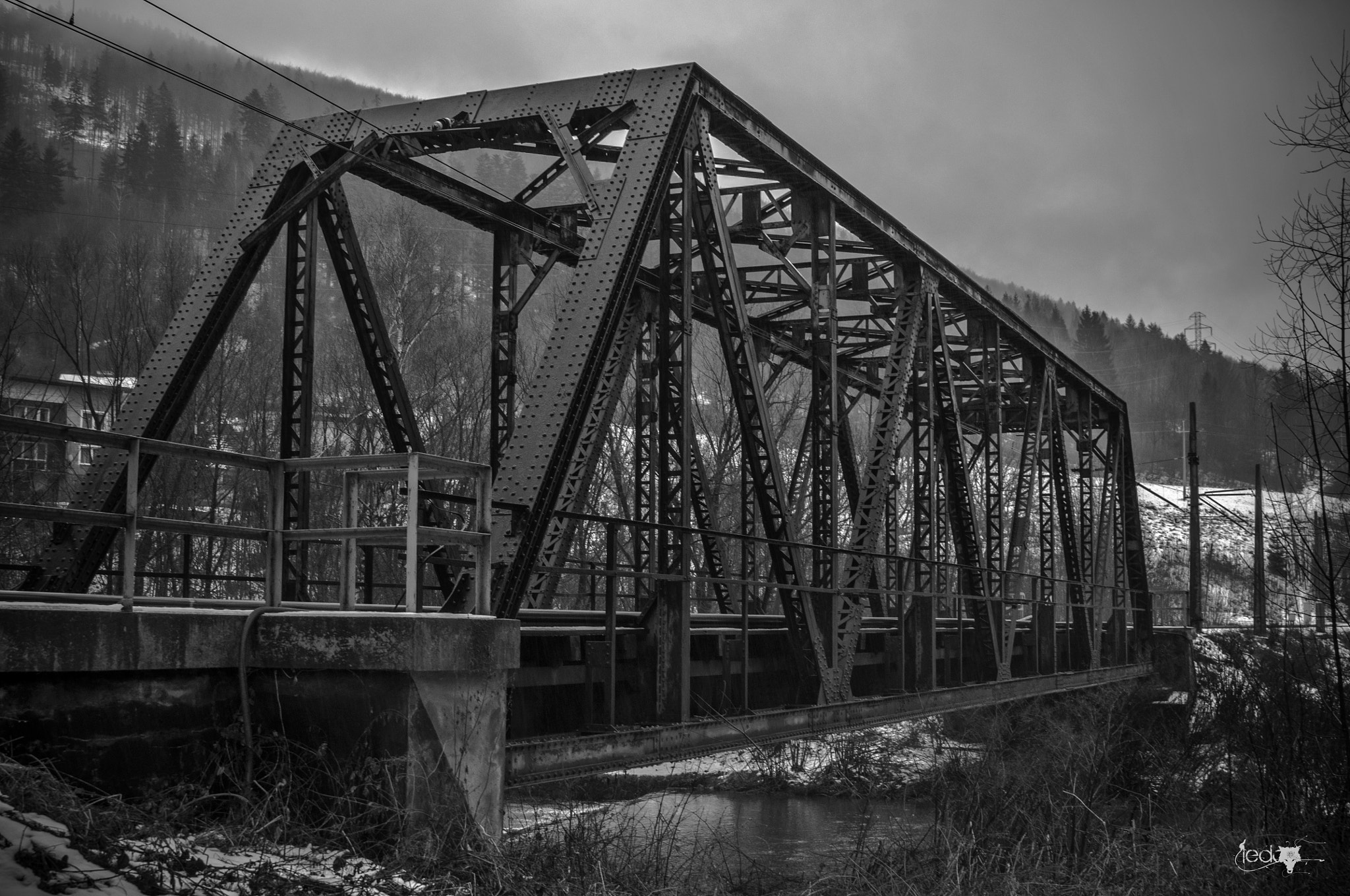 Sigma 28-300mm F3.5-6.3 DG Macro sample photo. Old bridge photography