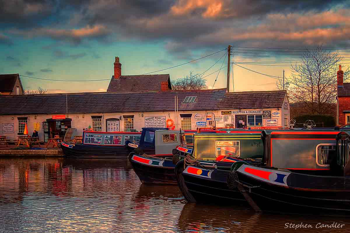 Canon EF-S 17-85mm F4-5.6 IS USM sample photo. Narrow boats photography
