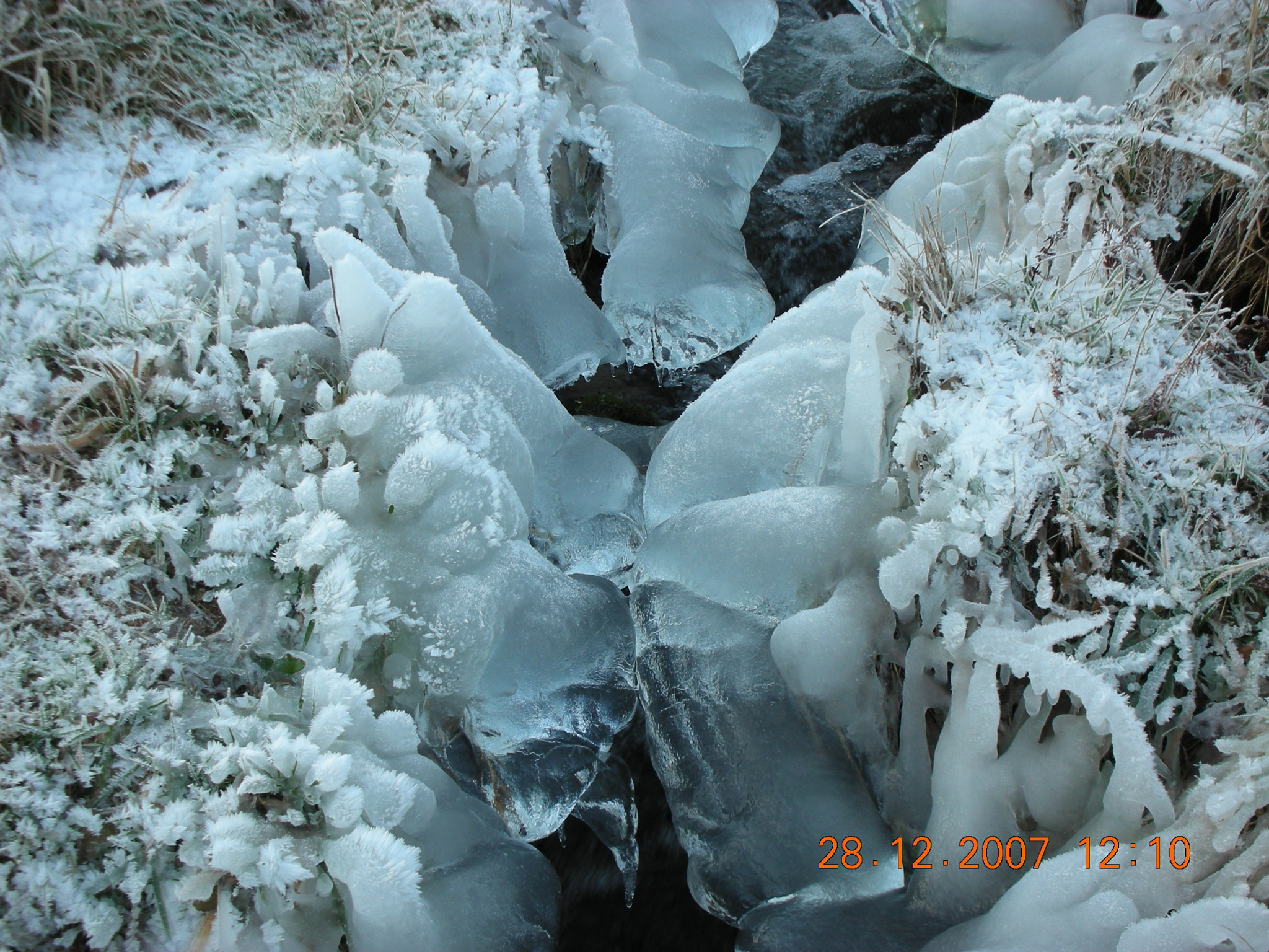 Nikon COOLPIX S6 sample photo. Icy waters photography