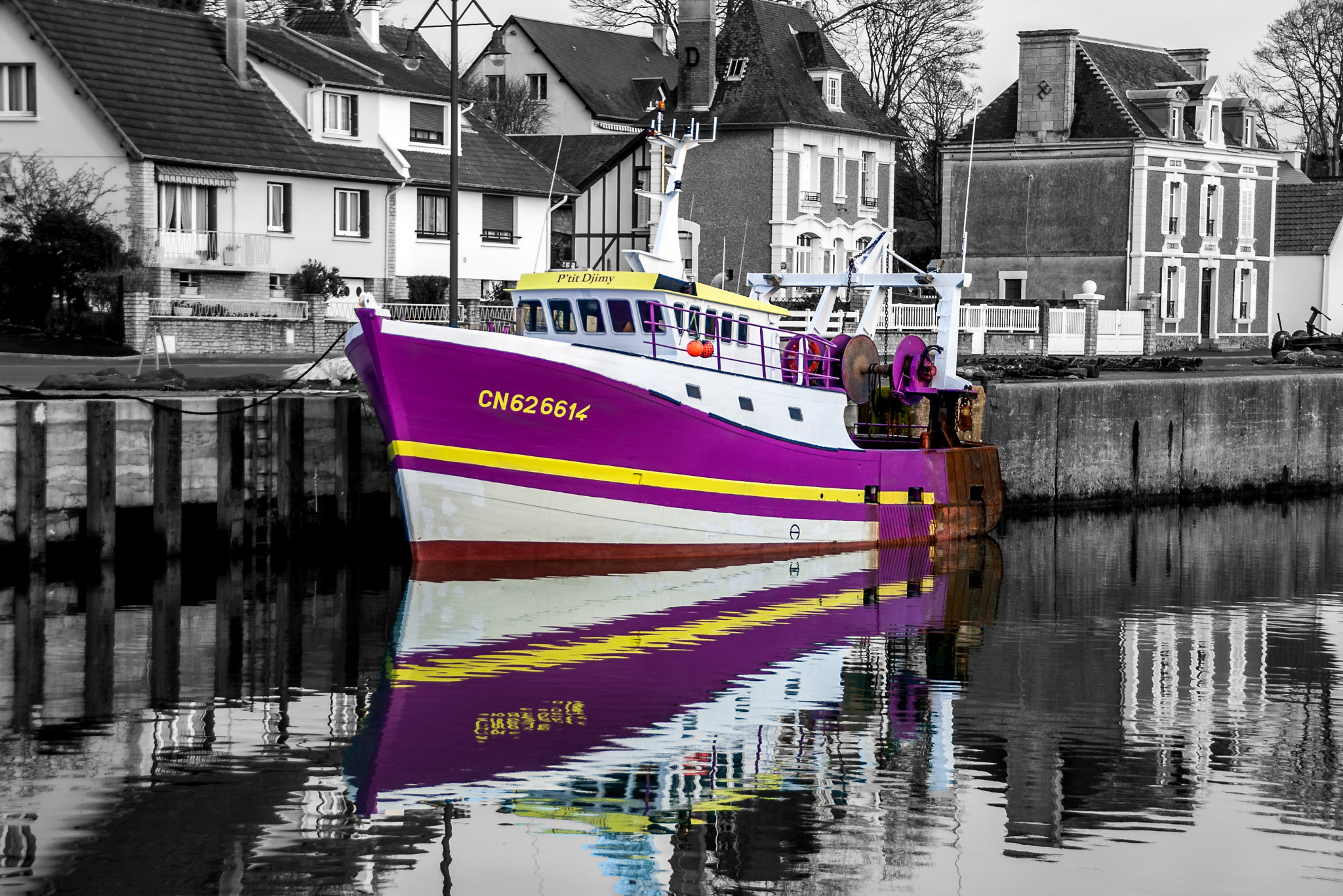 Pentax K100D Super sample photo. Reflets à port en bessin (normandie) photography