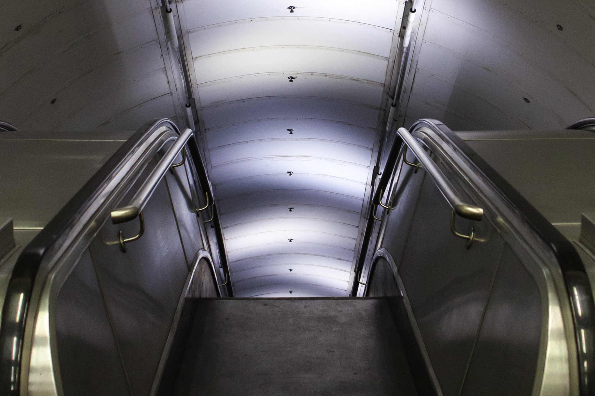 Canon EF 24mm F2.8 IS USM sample photo. Disused jubilee line, charing cross underground station photography