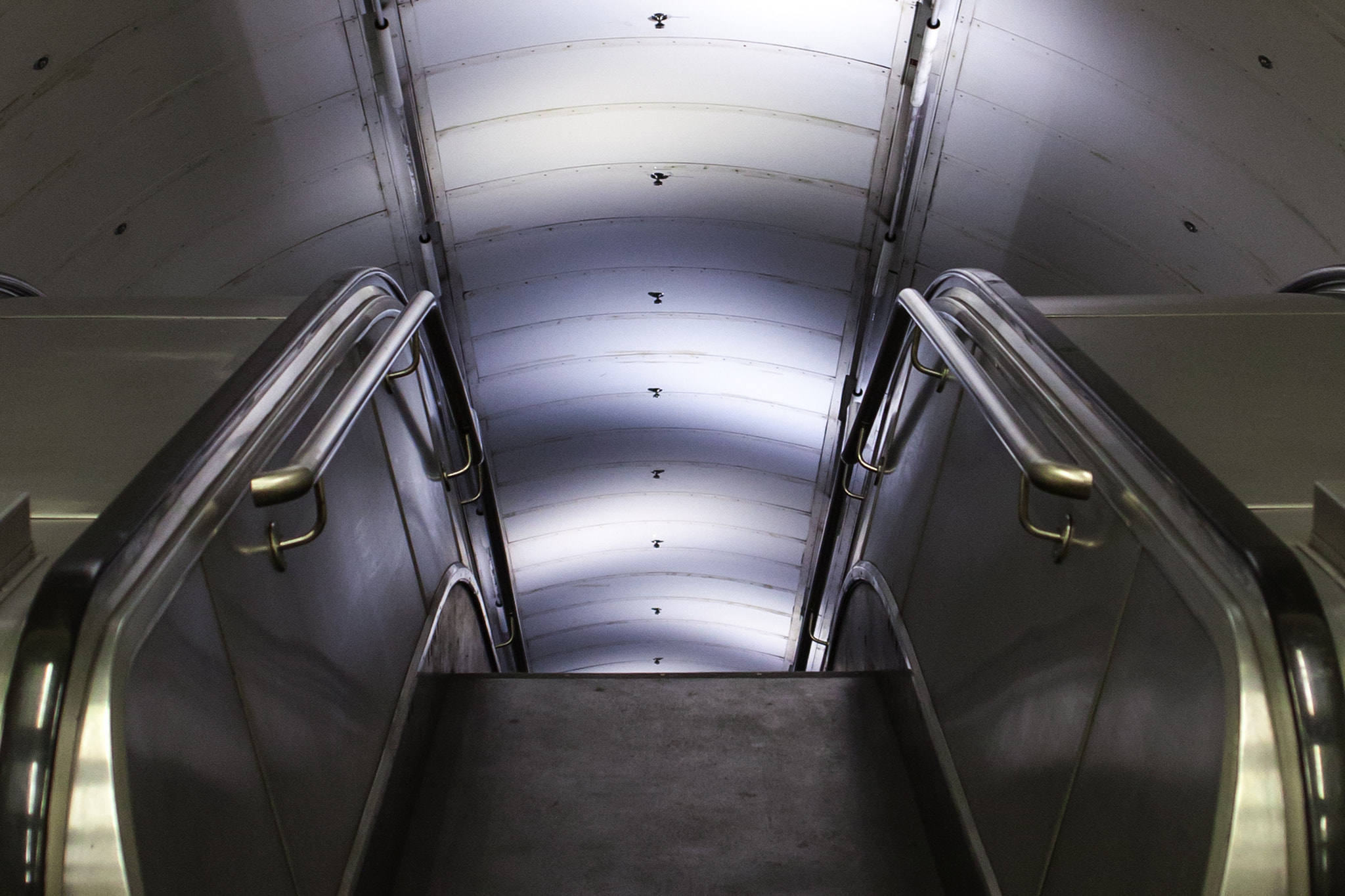 Canon EOS 5D Mark II + Canon EF 24mm F2.8 IS USM sample photo. Disused jubilee line, charing cross underground station photography