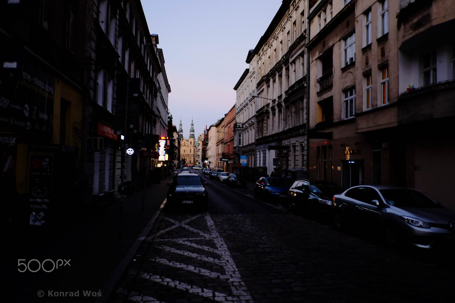 Fujifilm X-E1 + Fujifilm XF 18mm F2 R sample photo. Ulica długa photography