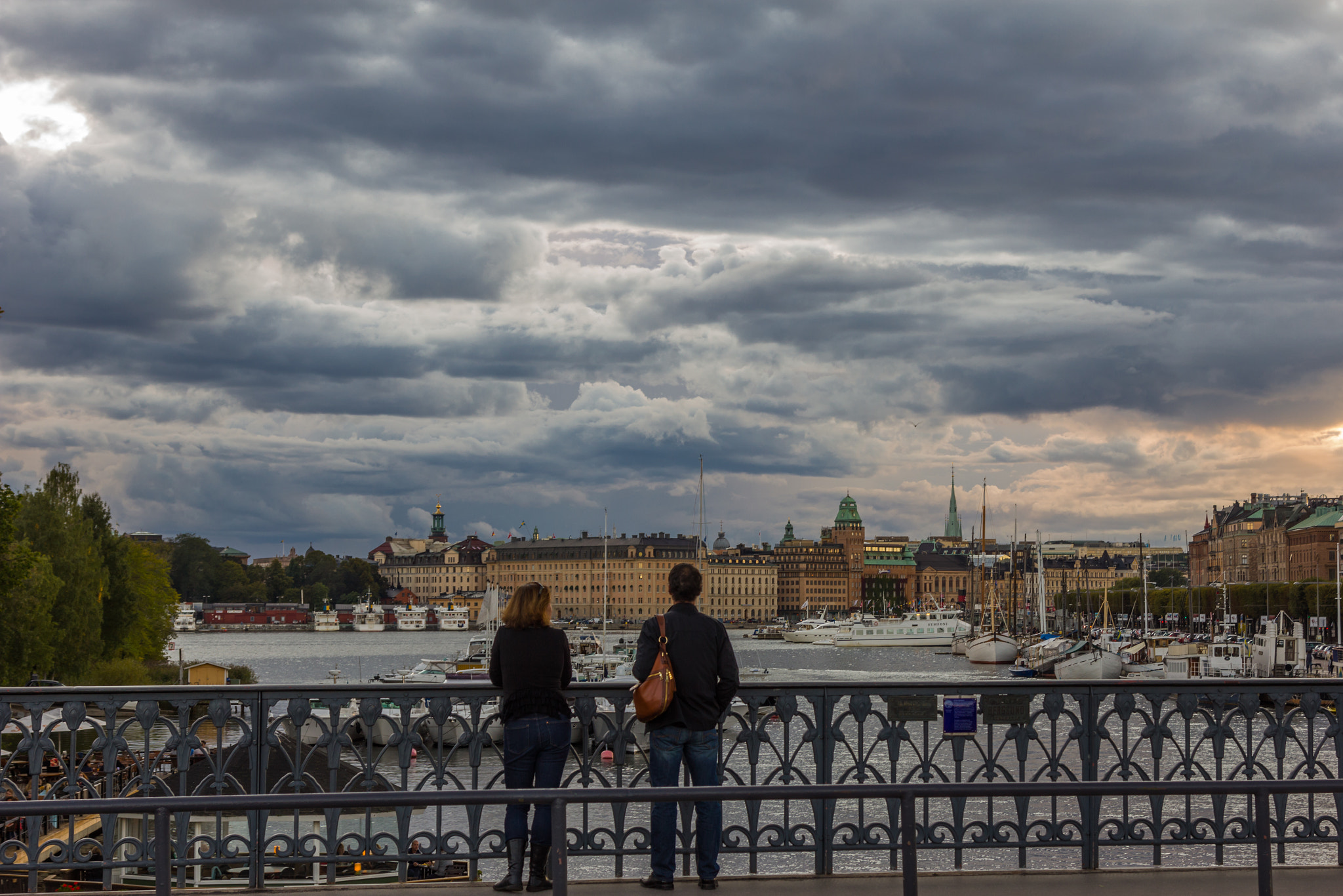 Canon EOS 550D (EOS Rebel T2i / EOS Kiss X4) sample photo. Sweden-stockholm-skeppsholmsbron photography