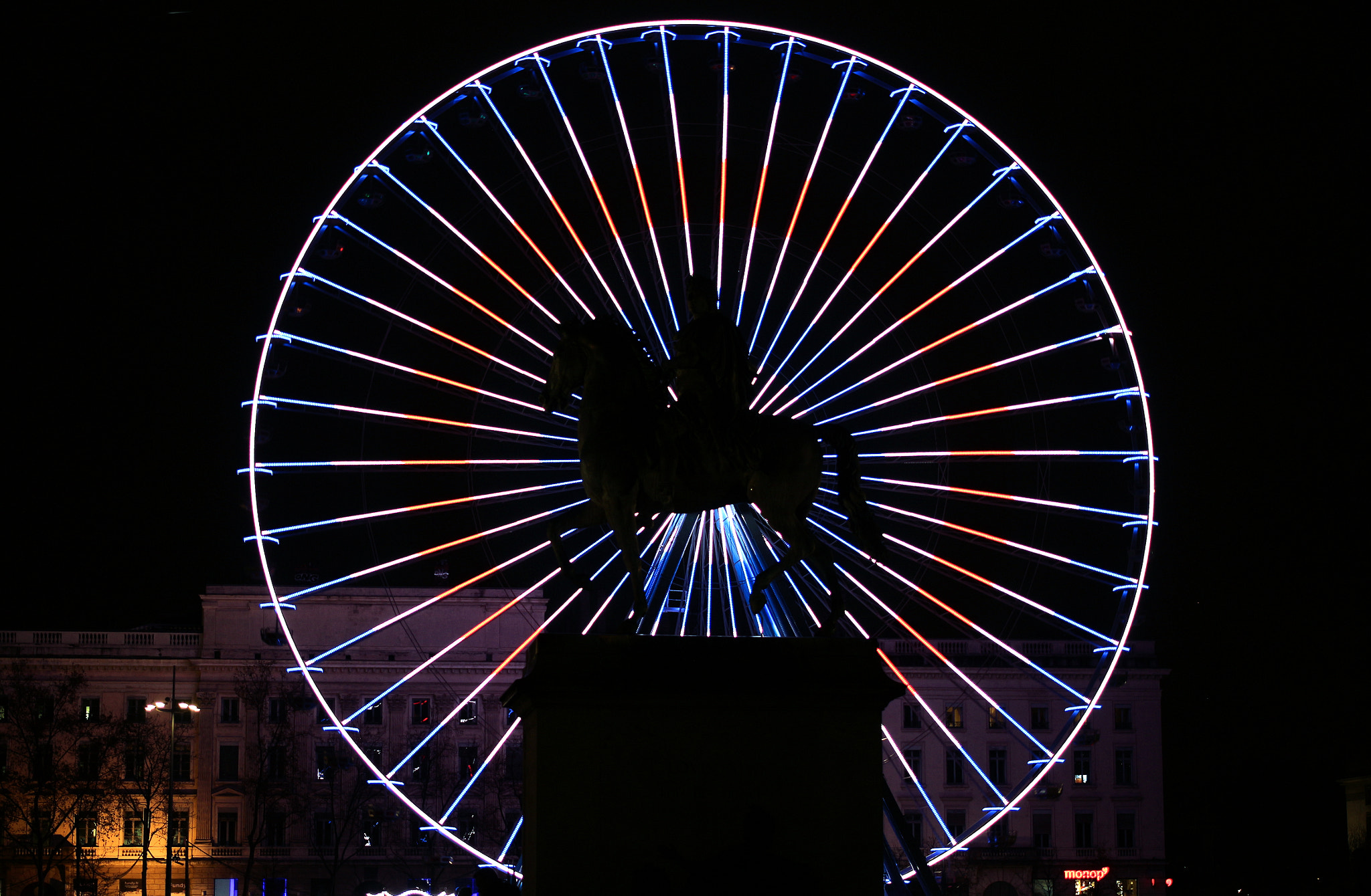 Canon EOS 650D (EOS Rebel T4i / EOS Kiss X6i) sample photo. Lyon by night photography