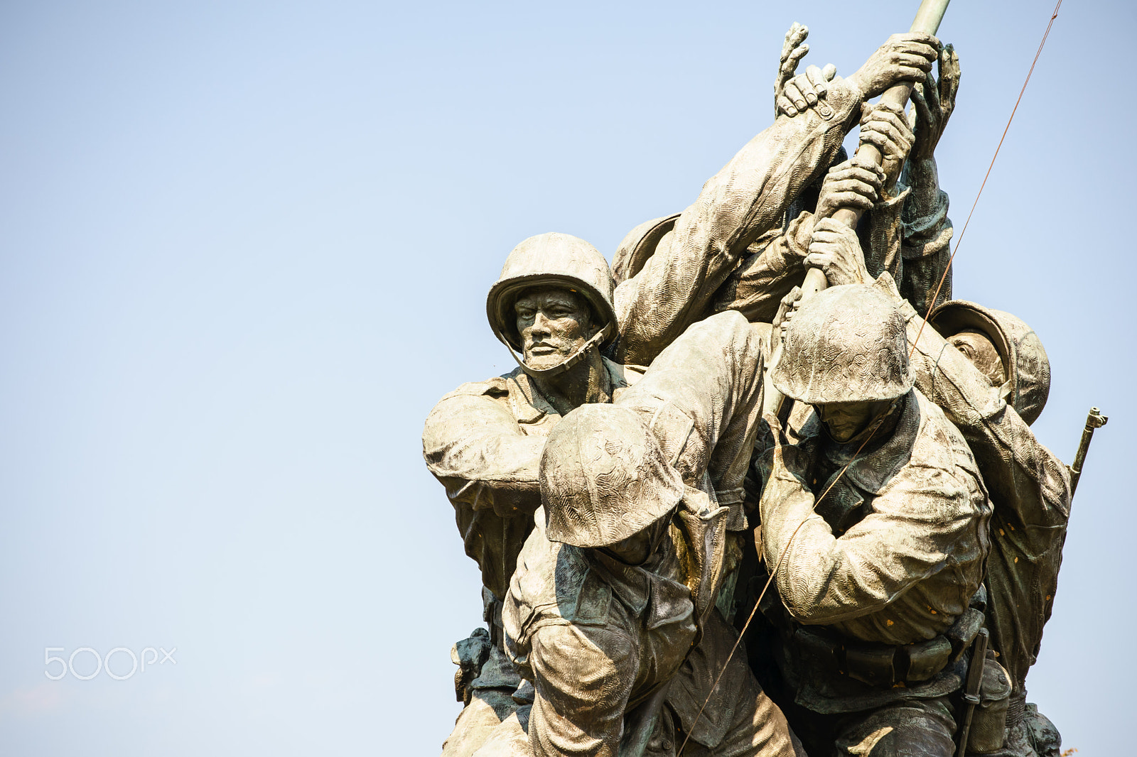 Sony a7 II sample photo. Sculpture soldiers putting flag photography