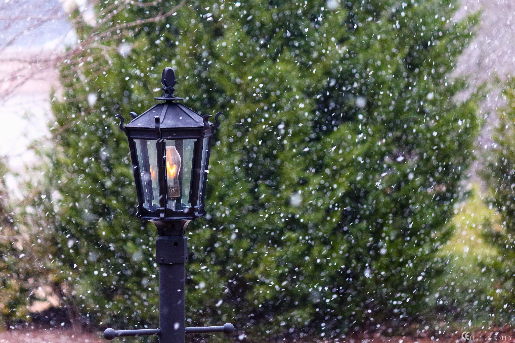 Canon EOS 650D (EOS Rebel T4i / EOS Kiss X6i) sample photo. Gas lantern in snow photography