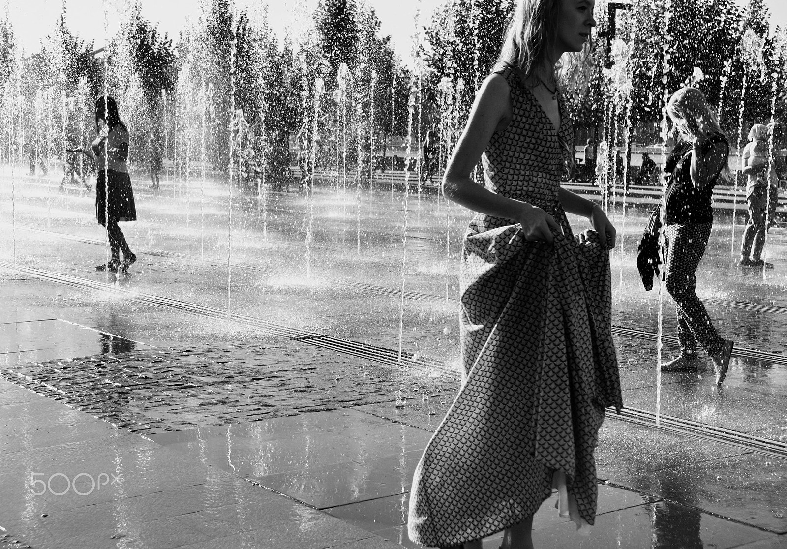 Tamron 18-200mm F3.5-6.3 Di III VC sample photo. With the street fountain photography