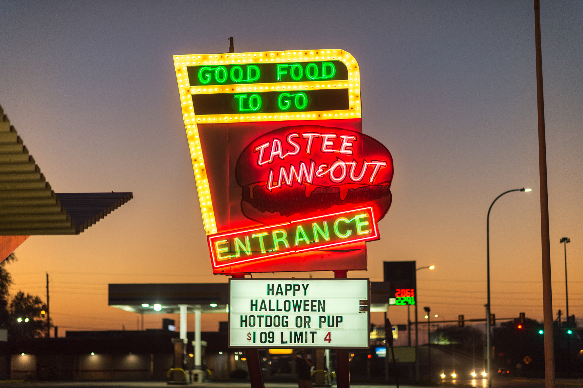 Nikon D4S sample photo. Tastee inn & out sioux city ia photography