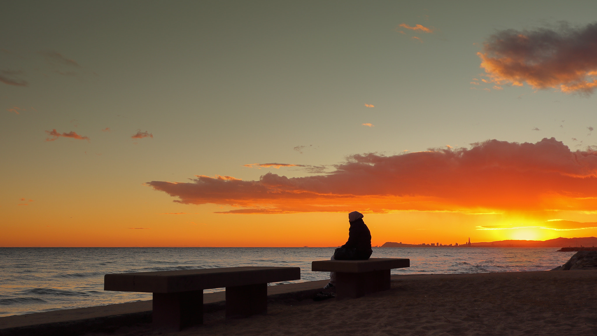 Canon EF-M 22mm F2 STM sample photo. Crepúsculo urbano photography