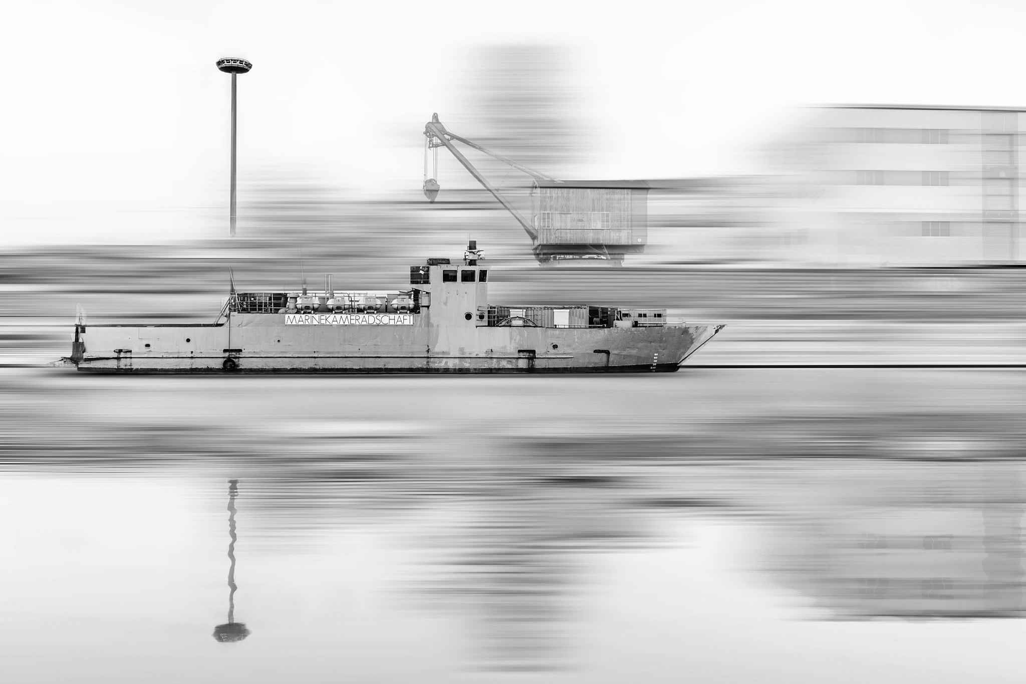 Sony a7 II + ZEISS Batis 25mm F2 sample photo. Harbour photography