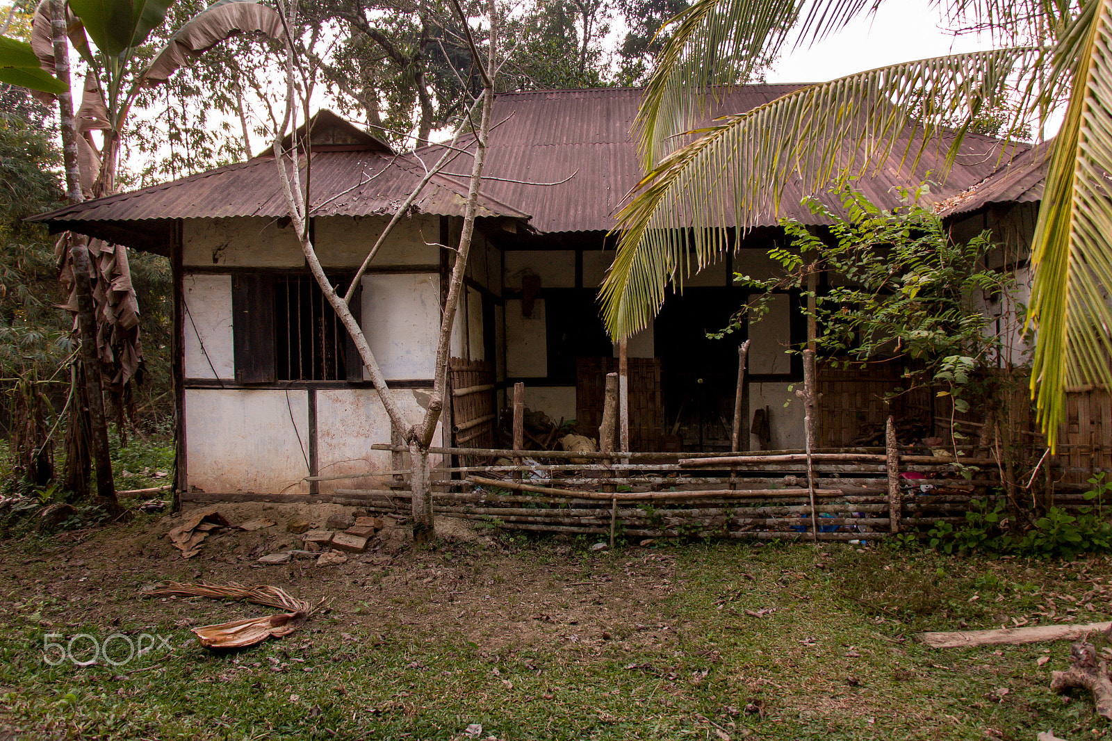 Canon EOS 450D (EOS Rebel XSi / EOS Kiss X2) sample photo. Ancestor house photography