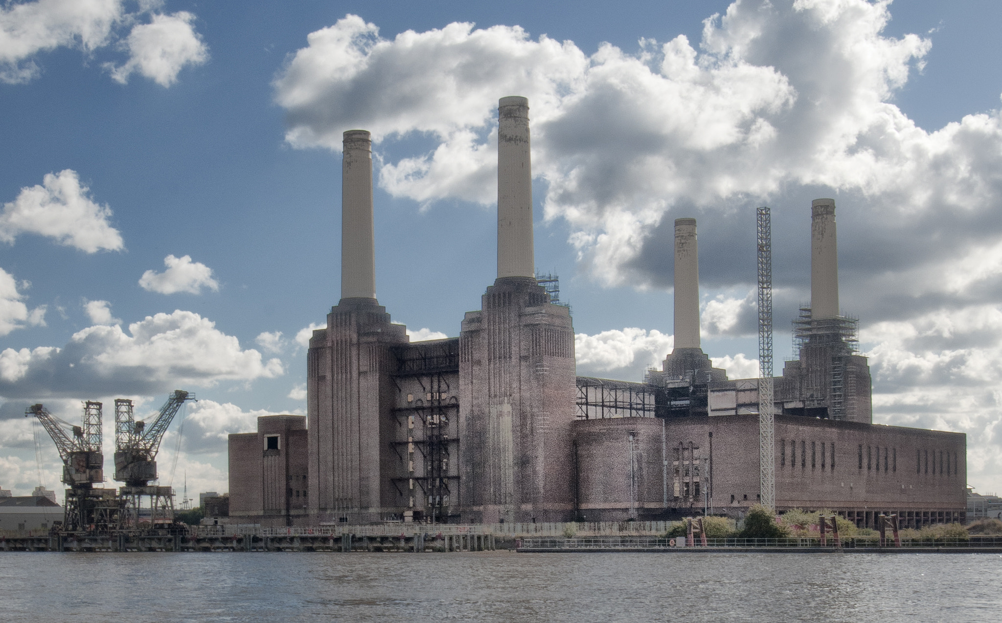 Nikon D5000 sample photo. Battersea power station photography