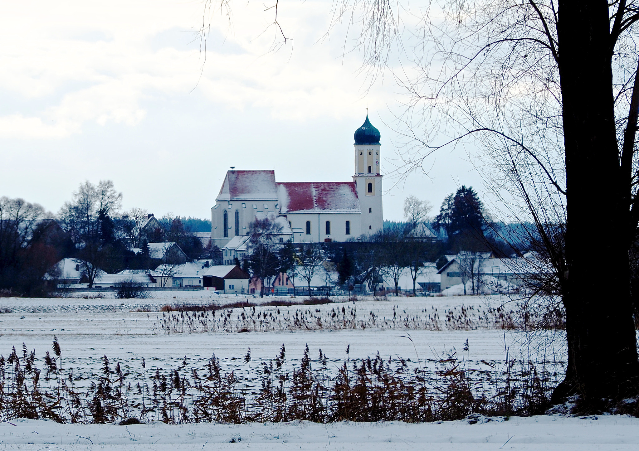 Olympus OM-D E-M5 II sample photo. Countryside church photography