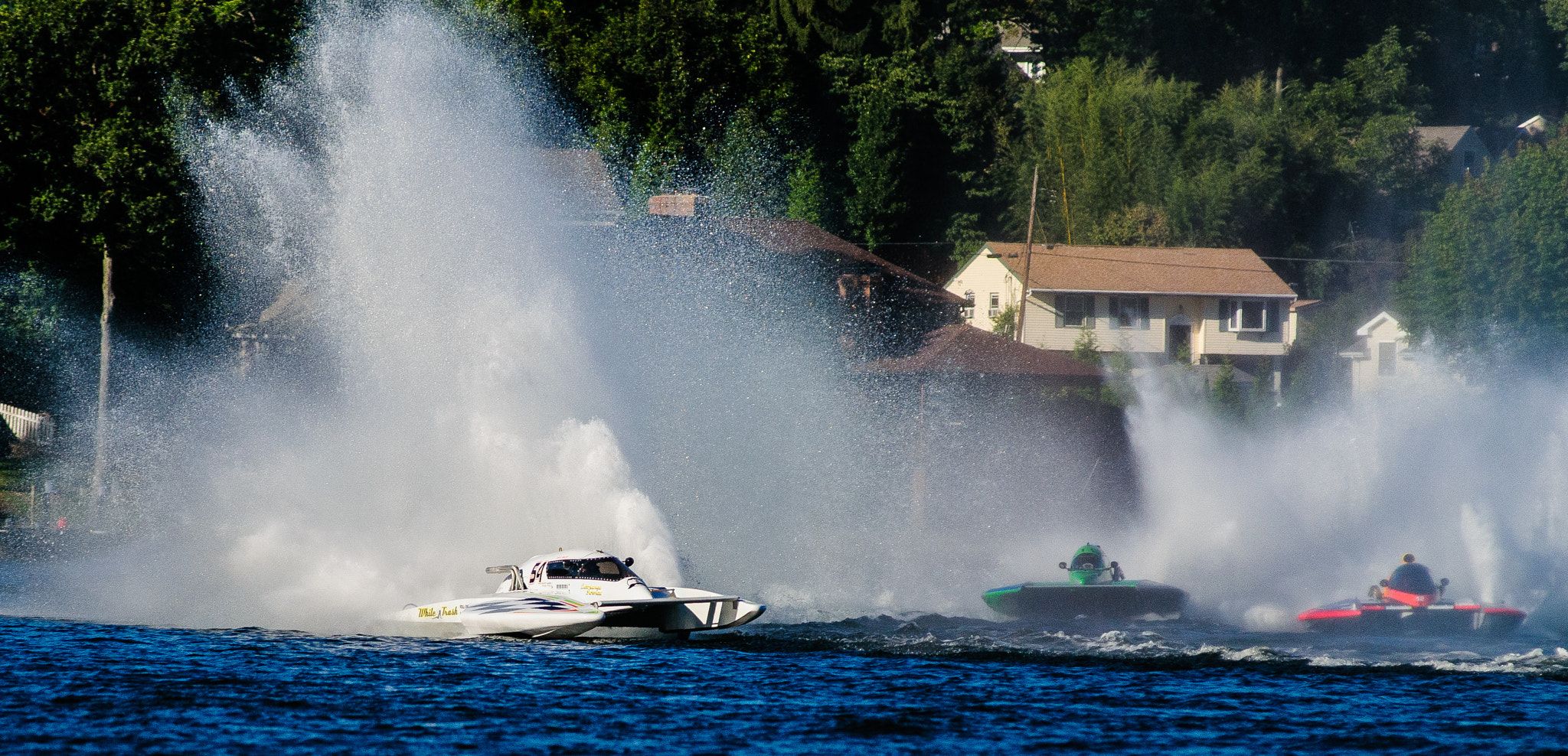 AF Zoom-Nikkor 80-200mm f/2.8 ED sample photo. Three can be a crowd photography