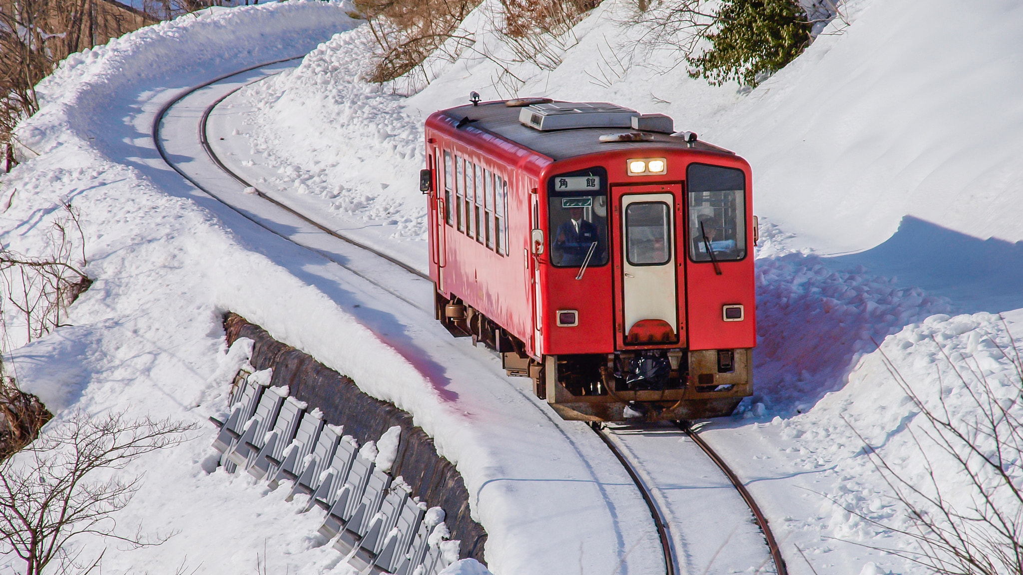 Olympus E-620 (EVOLT E-620) + OLYMPUS 18mm-180mm Lens sample photo. Clear weather after snowfall photography