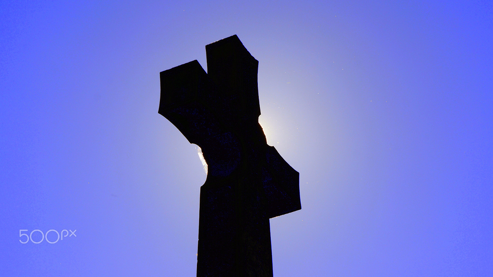 Sony Alpha NEX-7 + Sony E 18-55mm F3.5-5.6 OSS sample photo. Celtic cross, durham cathederal photography