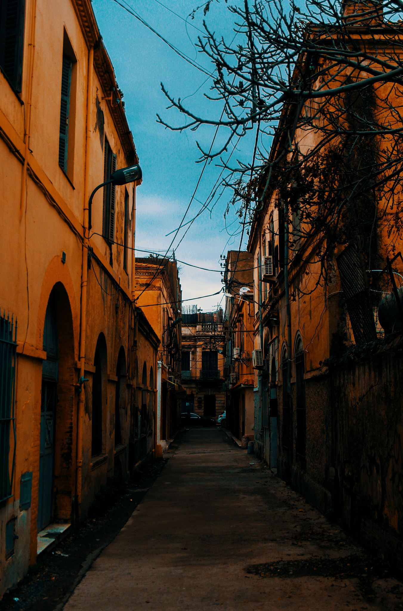 Canon EF-S 18-55mm F3.5-5.6 II sample photo. Ancien quartier photography