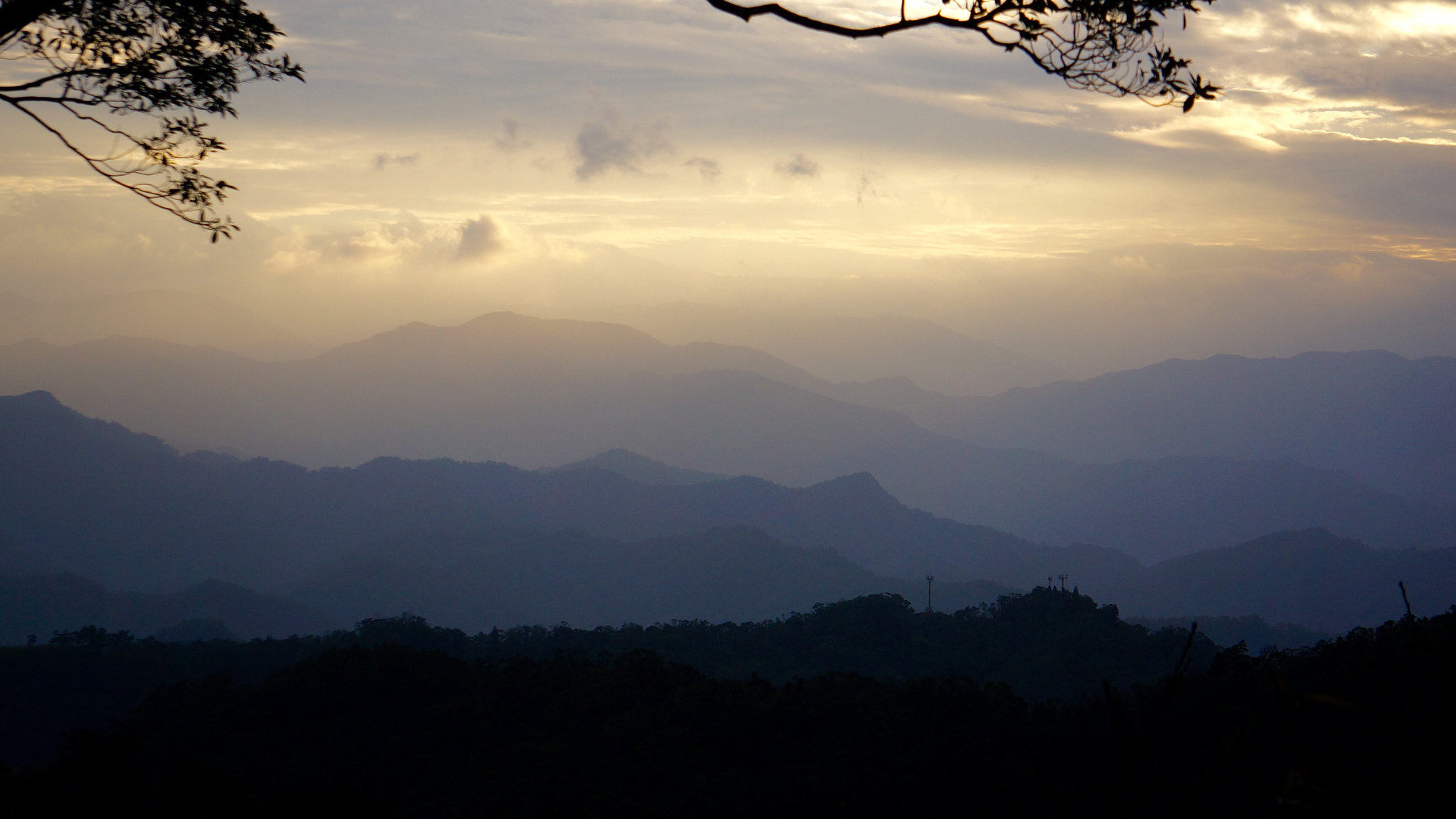 Sony E 55-210mm F4.5-6.3 OSS sample photo. X'mas eve sunset photography