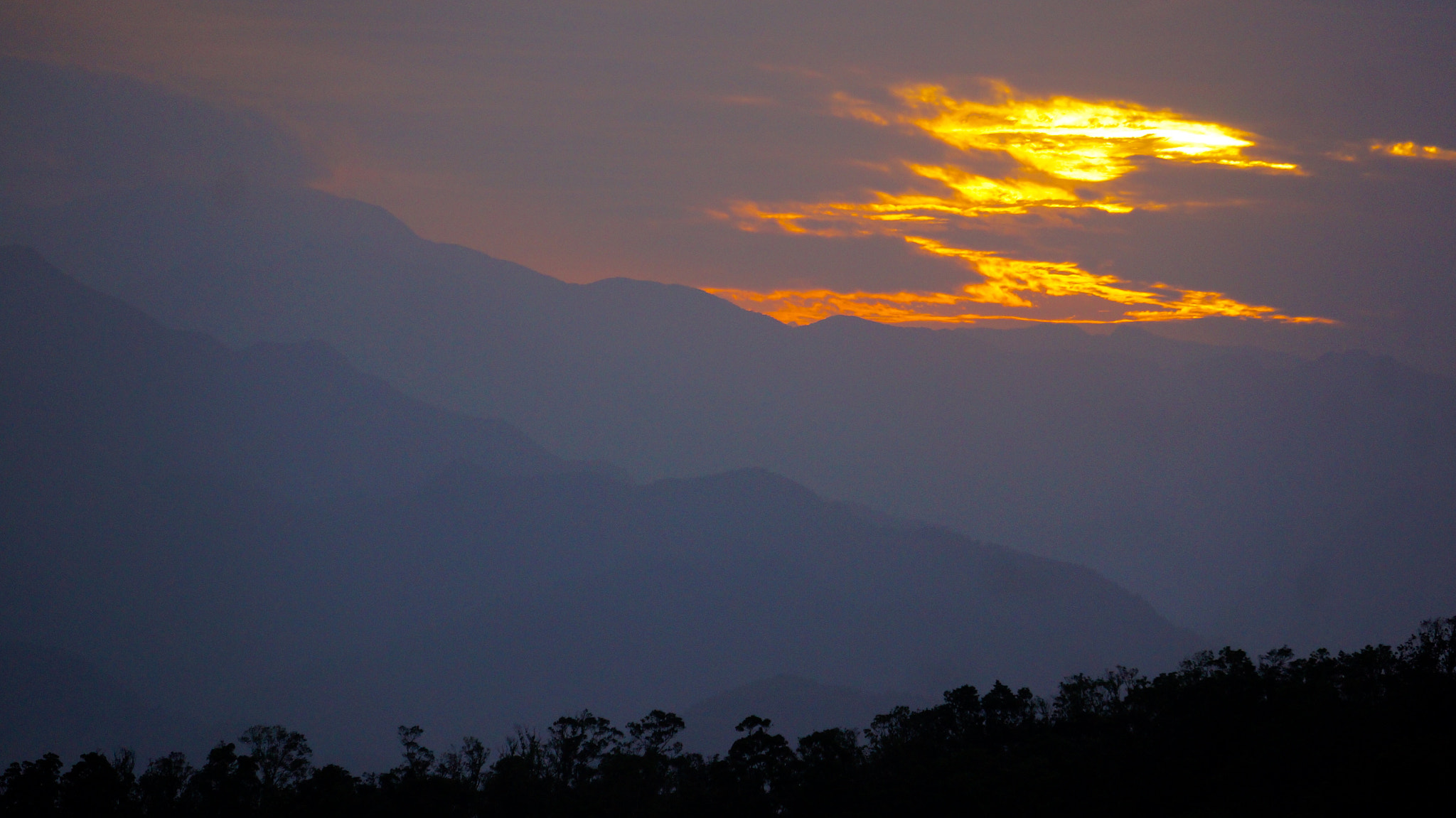Sony E 55-210mm F4.5-6.3 OSS sample photo. Sunset on christmas eve 2016 photography