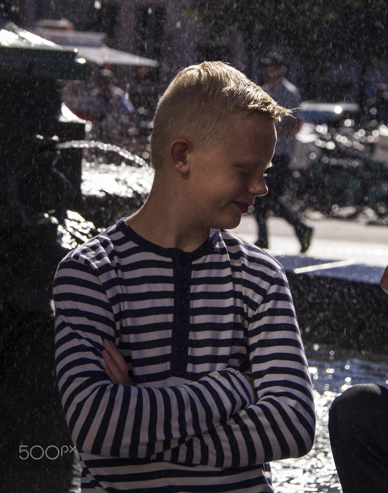 Canon EOS 550D (EOS Rebel T2i / EOS Kiss X4) sample photo. Boy near the fountain in sunny day.copenhagen photography