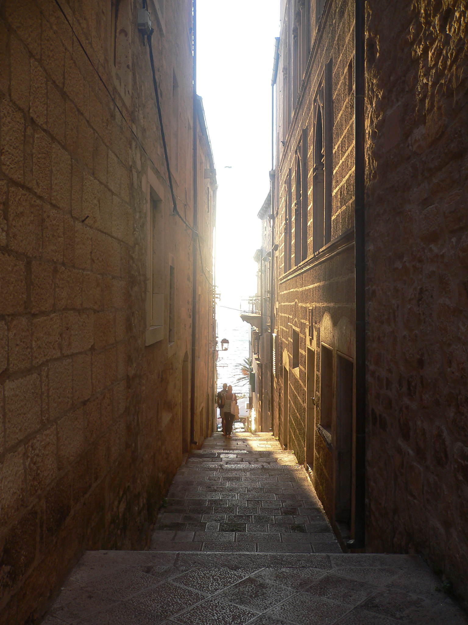 Panasonic DMC-FX2 sample photo. Callejón de korčula photography