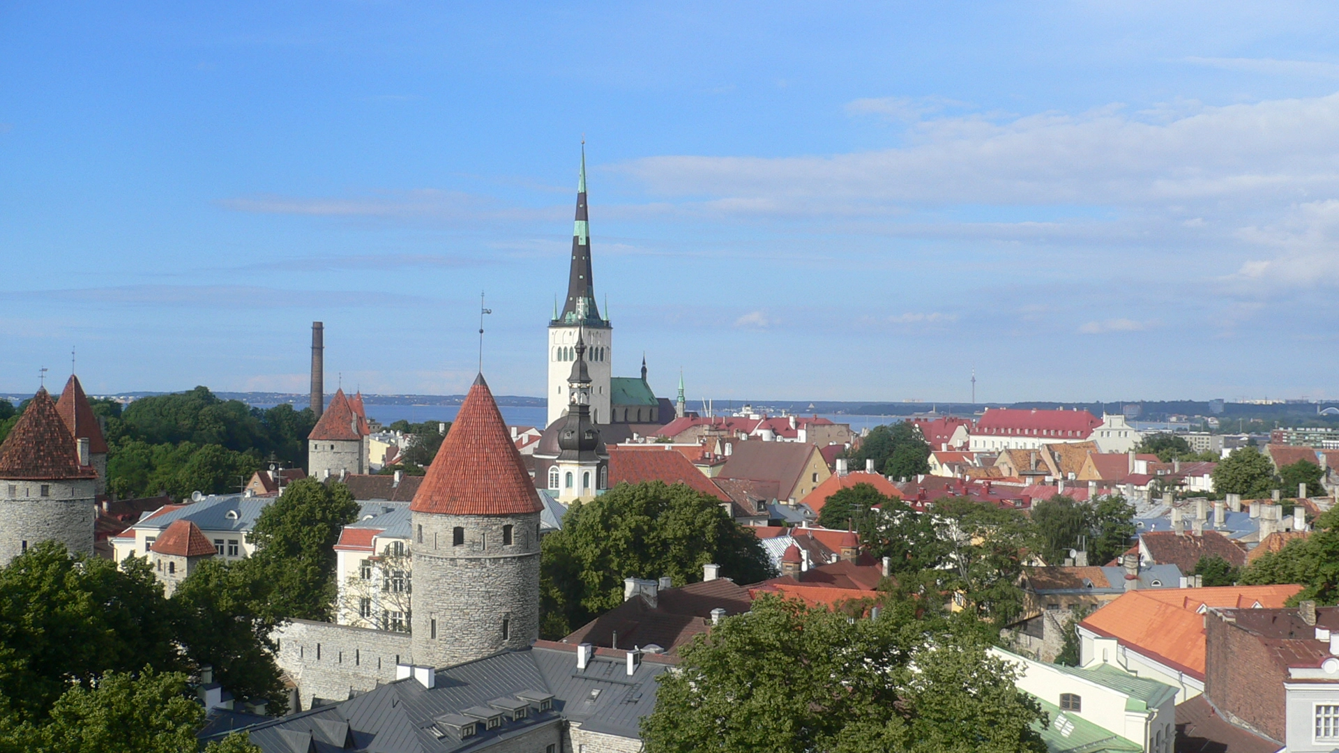 Panasonic DMC-FX2 sample photo. Vista de tallinn desde toompea photography