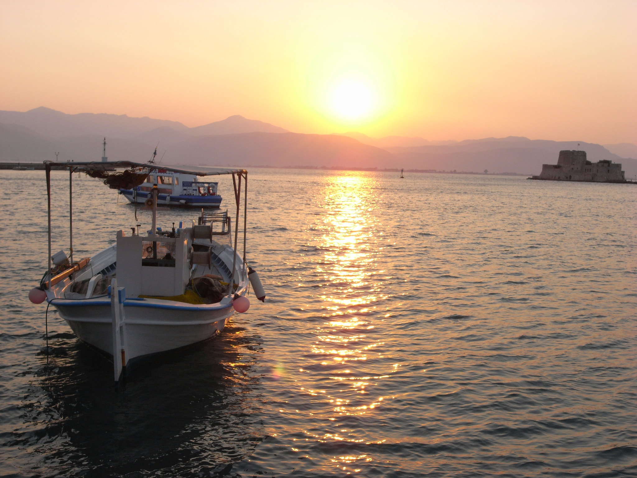 Ricoh Caplio GX100 sample photo. Grece photography