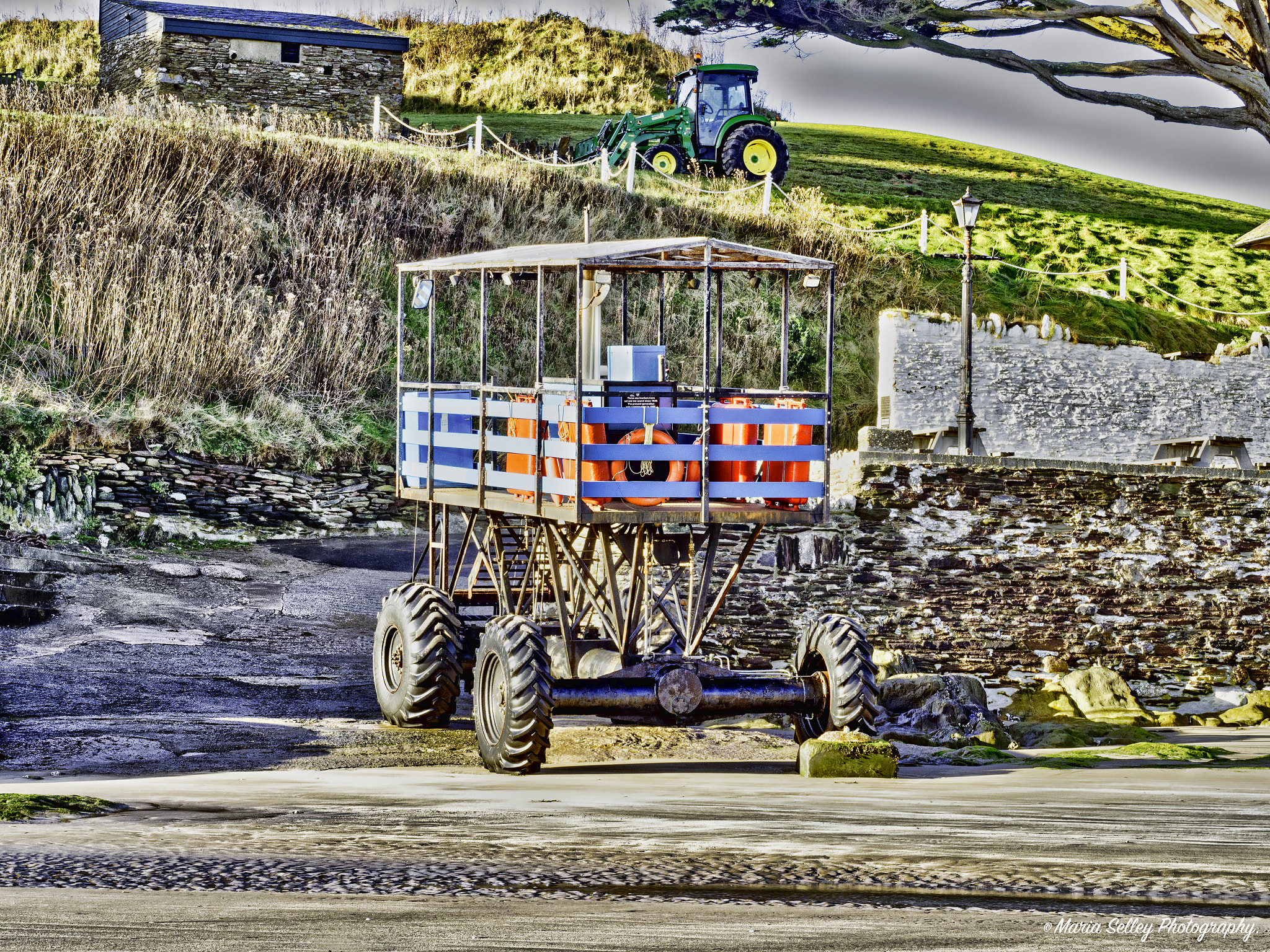 Olympus OM-D E-M1 Mark II + Olympus M.Zuiko Digital ED 40-150mm F2.8 Pro sample photo. Transport on the beach photography
