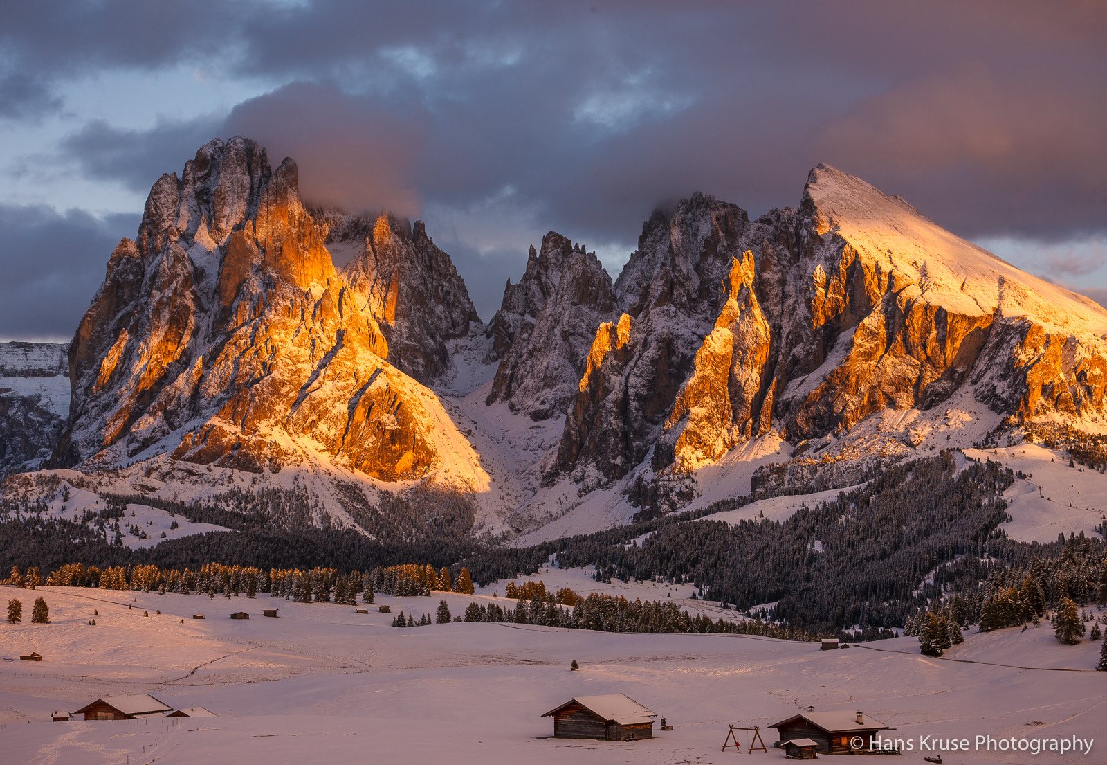 Canon EOS-1Ds Mark III sample photo. Mountains in last rays of sun photography