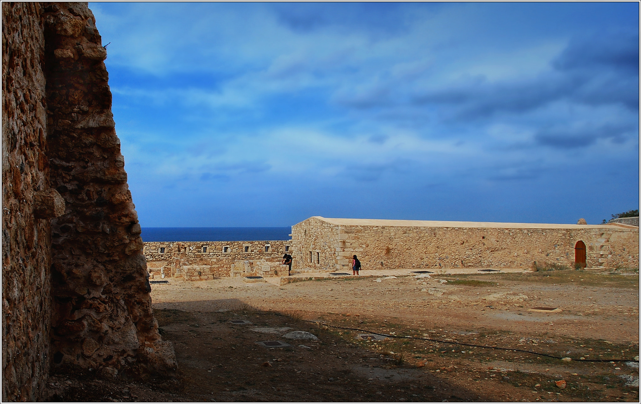 Nikon D60 + Sigma 18-200mm F3.5-6.3 DC OS HSM sample photo. Inside fortress rethymno photography