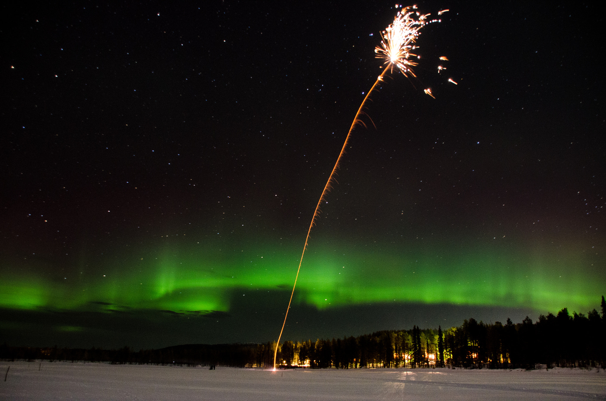 Sigma 18-200mm F3.5-6.3 DC OS HSM sample photo. Aurora borealis photography