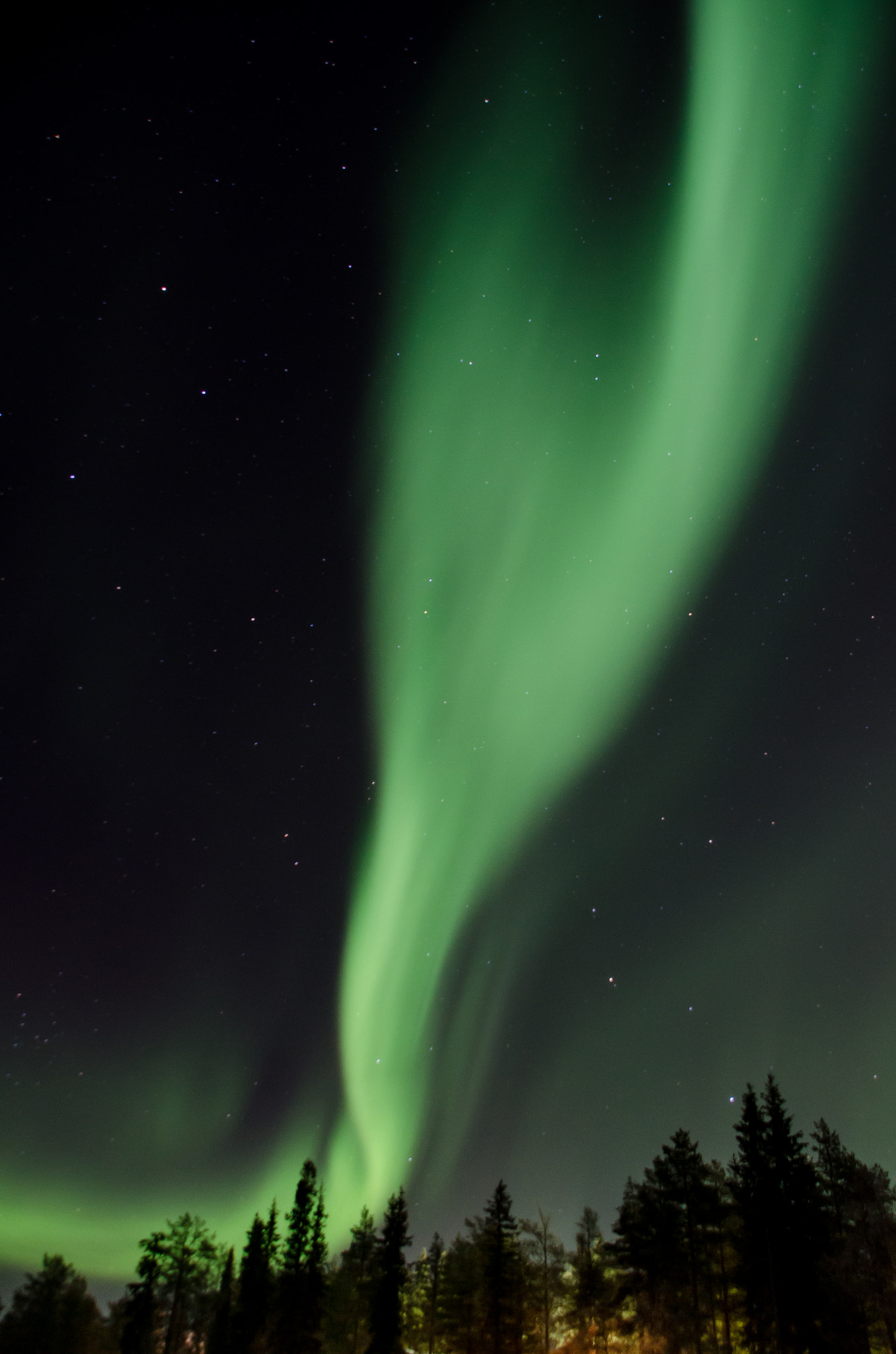 Nikon D7000 + Sigma 18-200mm F3.5-6.3 DC OS HSM sample photo. Aurora borealis photography